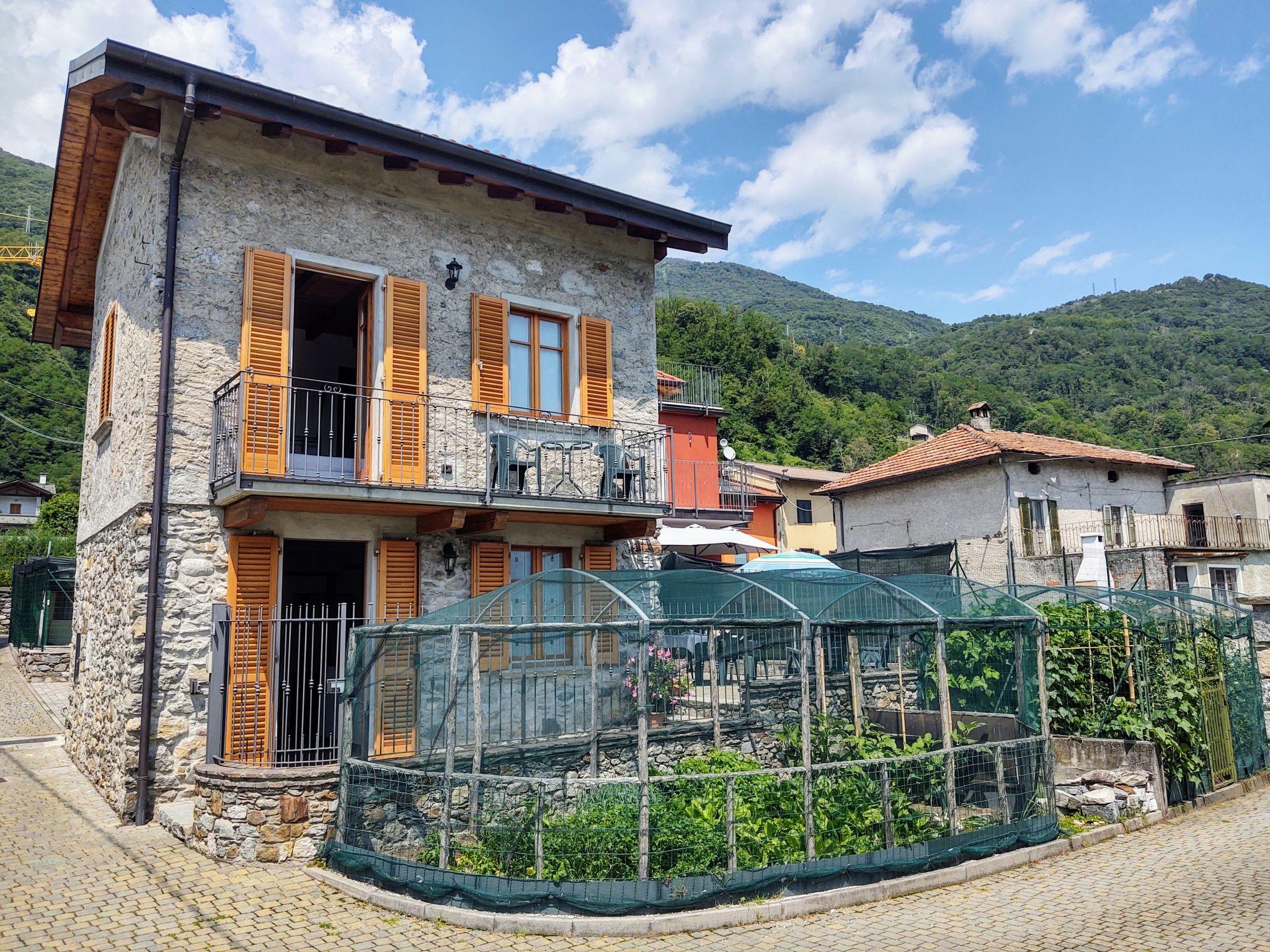 Foto 1 - Haus mit 2 Schlafzimmern in Sorico mit terrasse und blick auf die berge