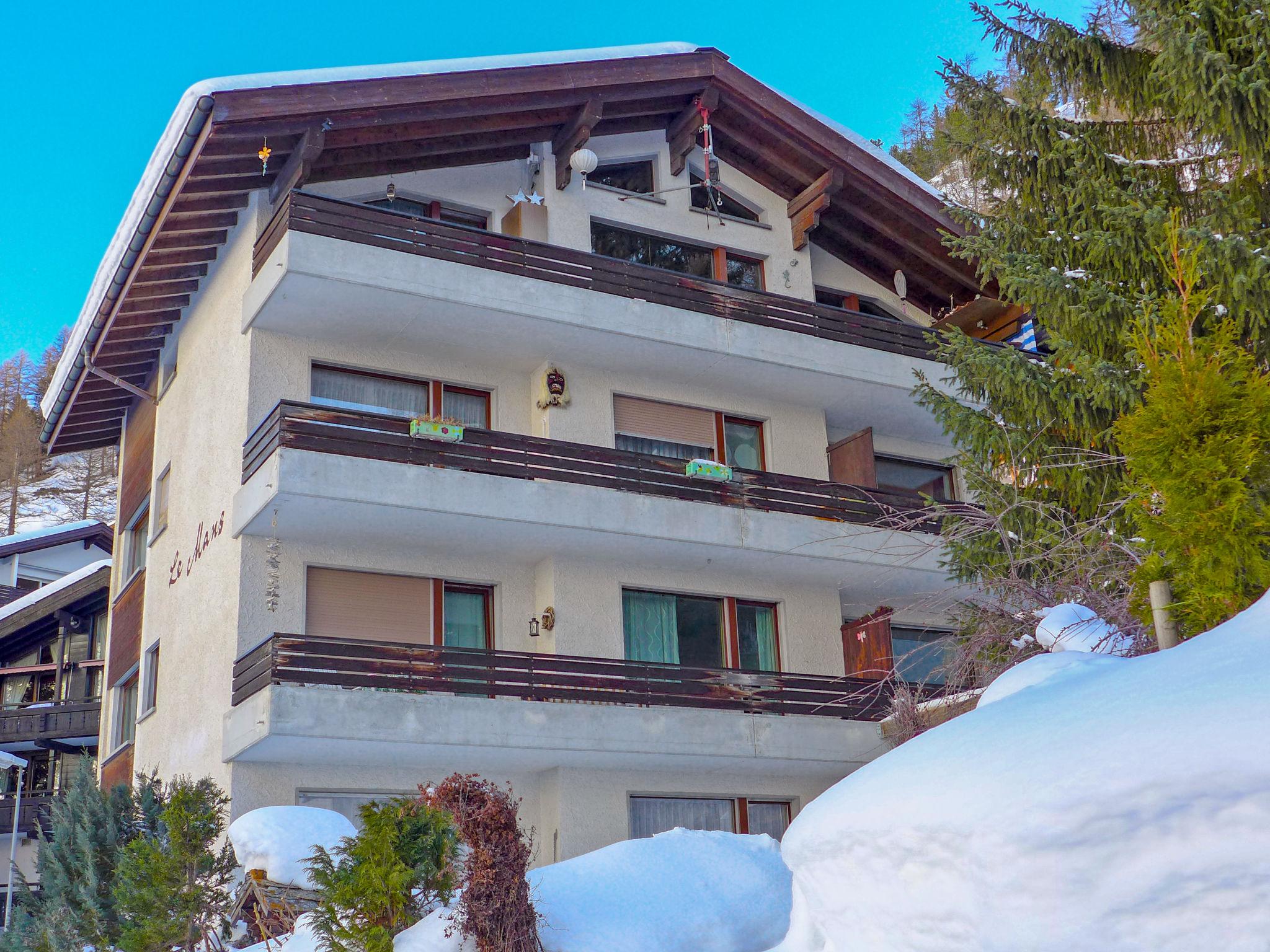 Foto 15 - Apartamento de 1 habitación en Zermatt con terraza y vistas a la montaña