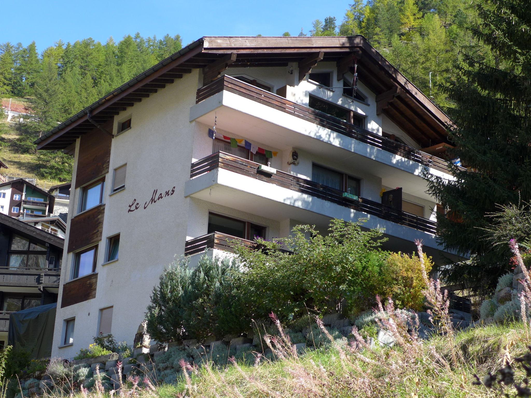 Foto 14 - Apartment mit 1 Schlafzimmer in Zermatt mit terrasse und blick auf die berge