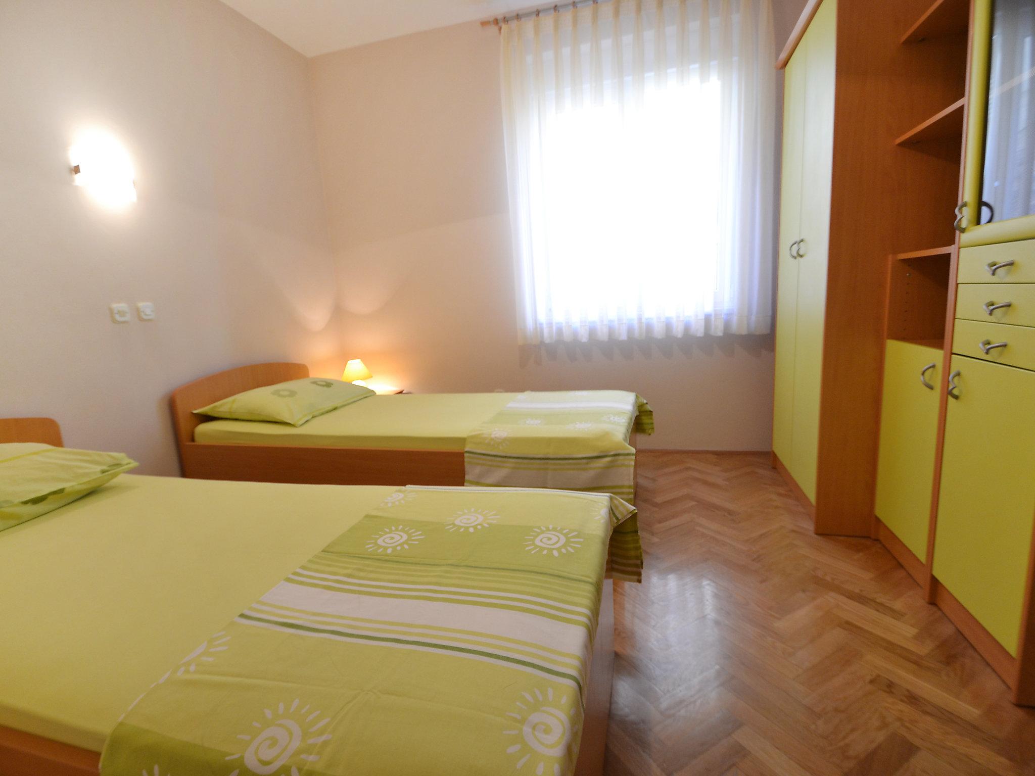 Foto 8 - Appartamento con 2 camere da letto a Obrovac con terrazza e vista mare