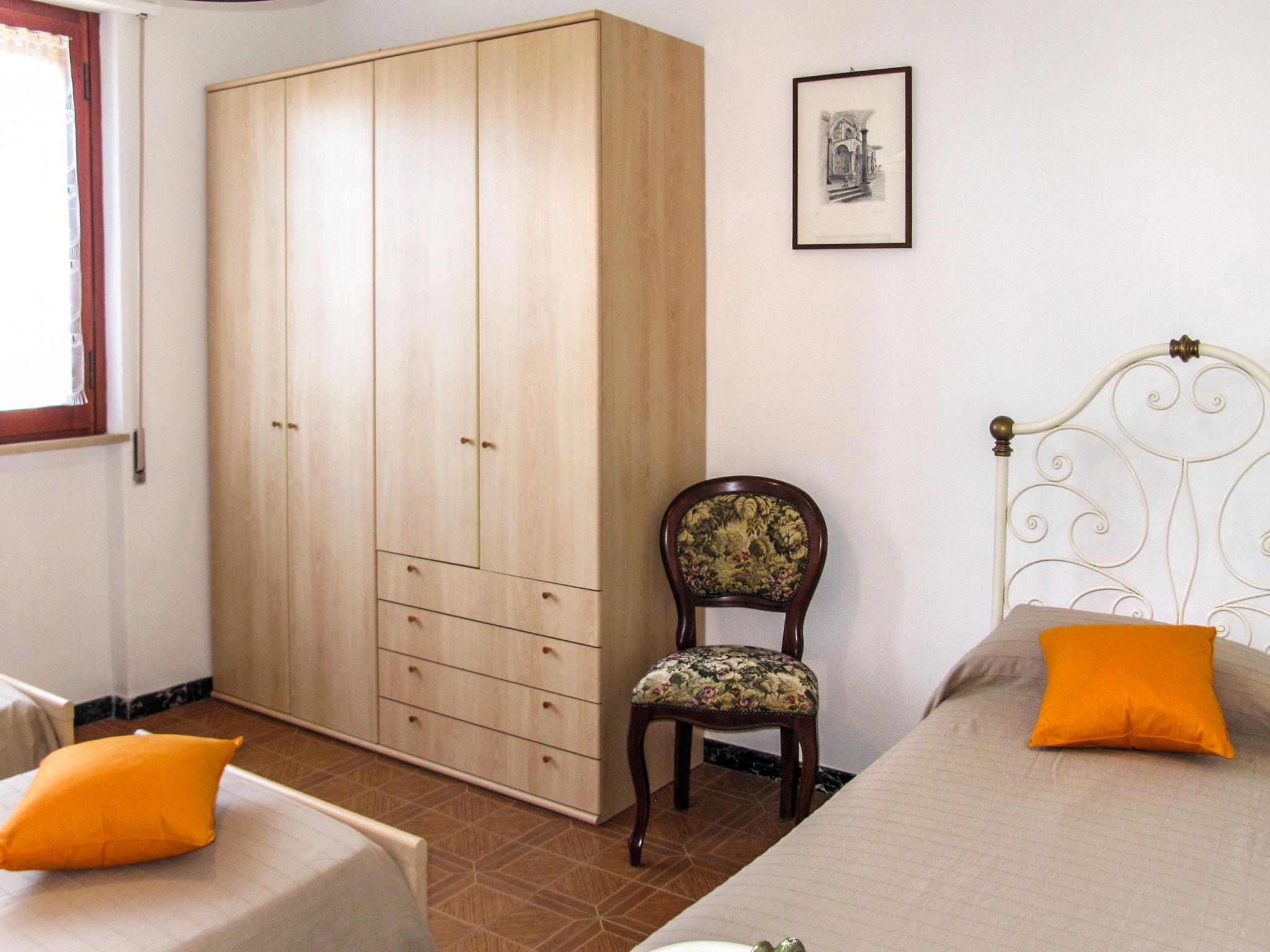 Foto 11 - Appartamento con 2 camere da letto a Camaiore con terrazza e vista mare