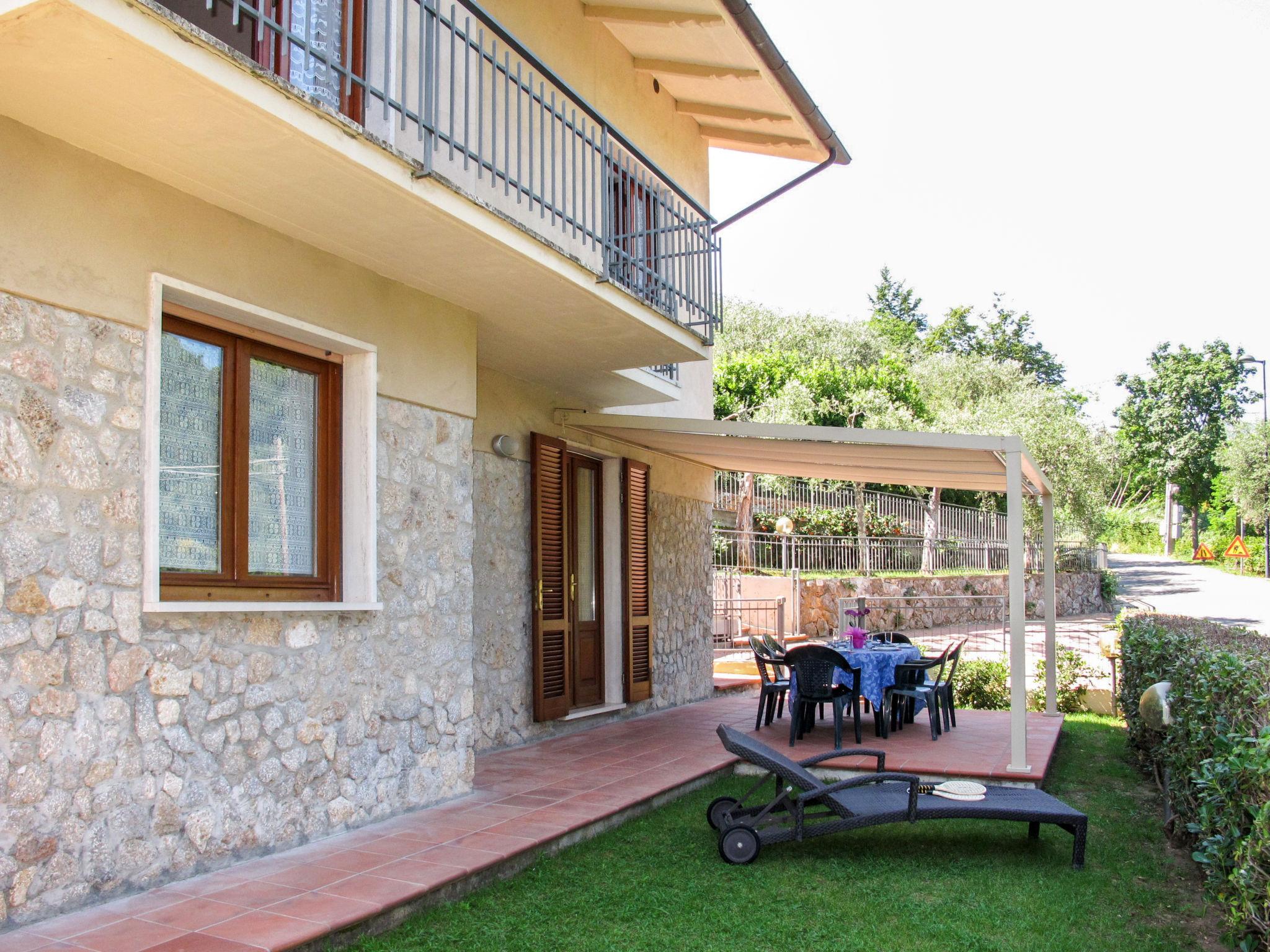 Photo 2 - Maison de 4 chambres à Camaiore avec jardin et terrasse