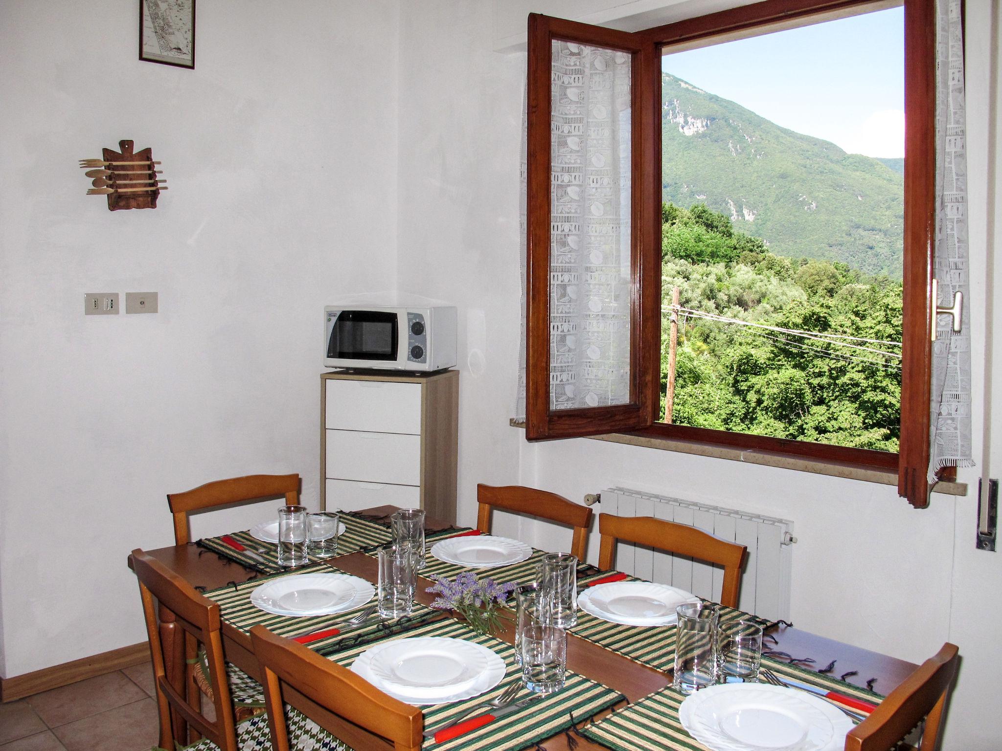 Foto 10 - Casa de 4 habitaciones en Camaiore con terraza y vistas al mar