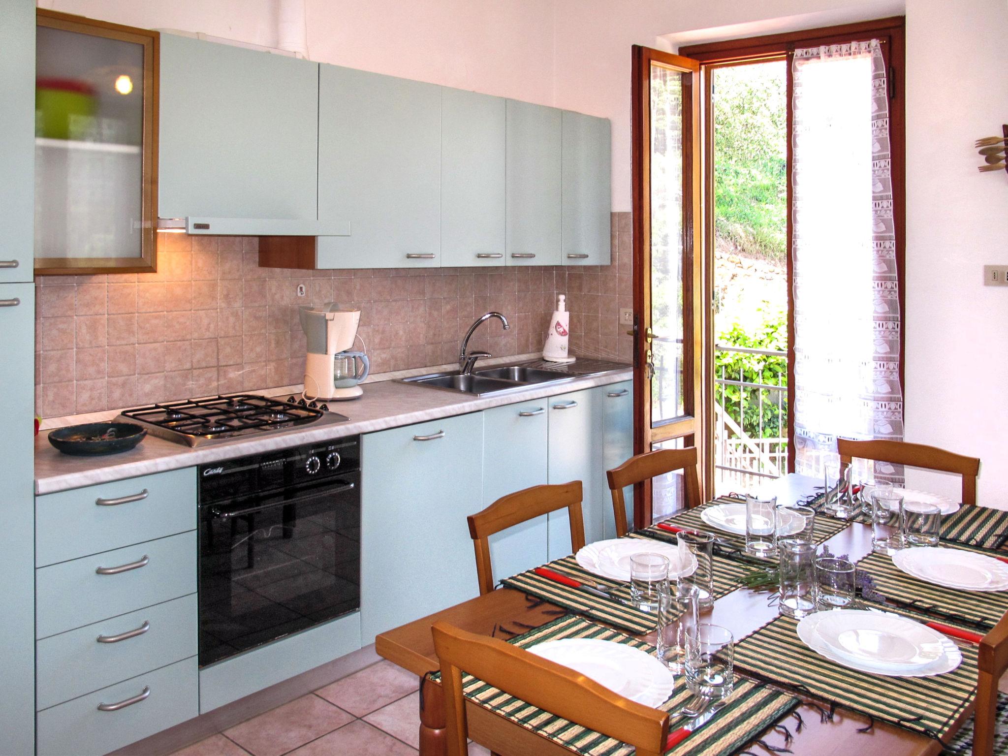 Photo 8 - 2 bedroom Apartment in Camaiore with garden and terrace