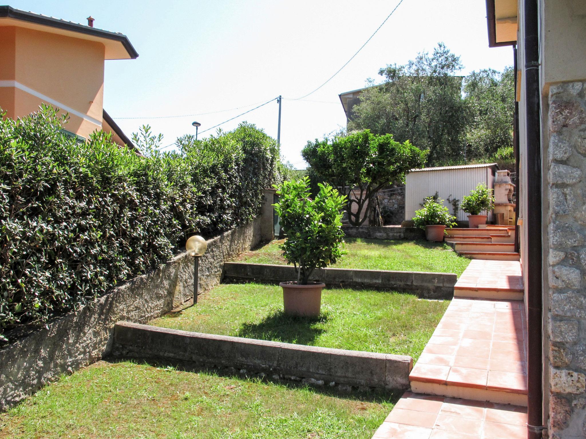 Foto 14 - Apartamento de 2 quartos em Camaiore com jardim e terraço