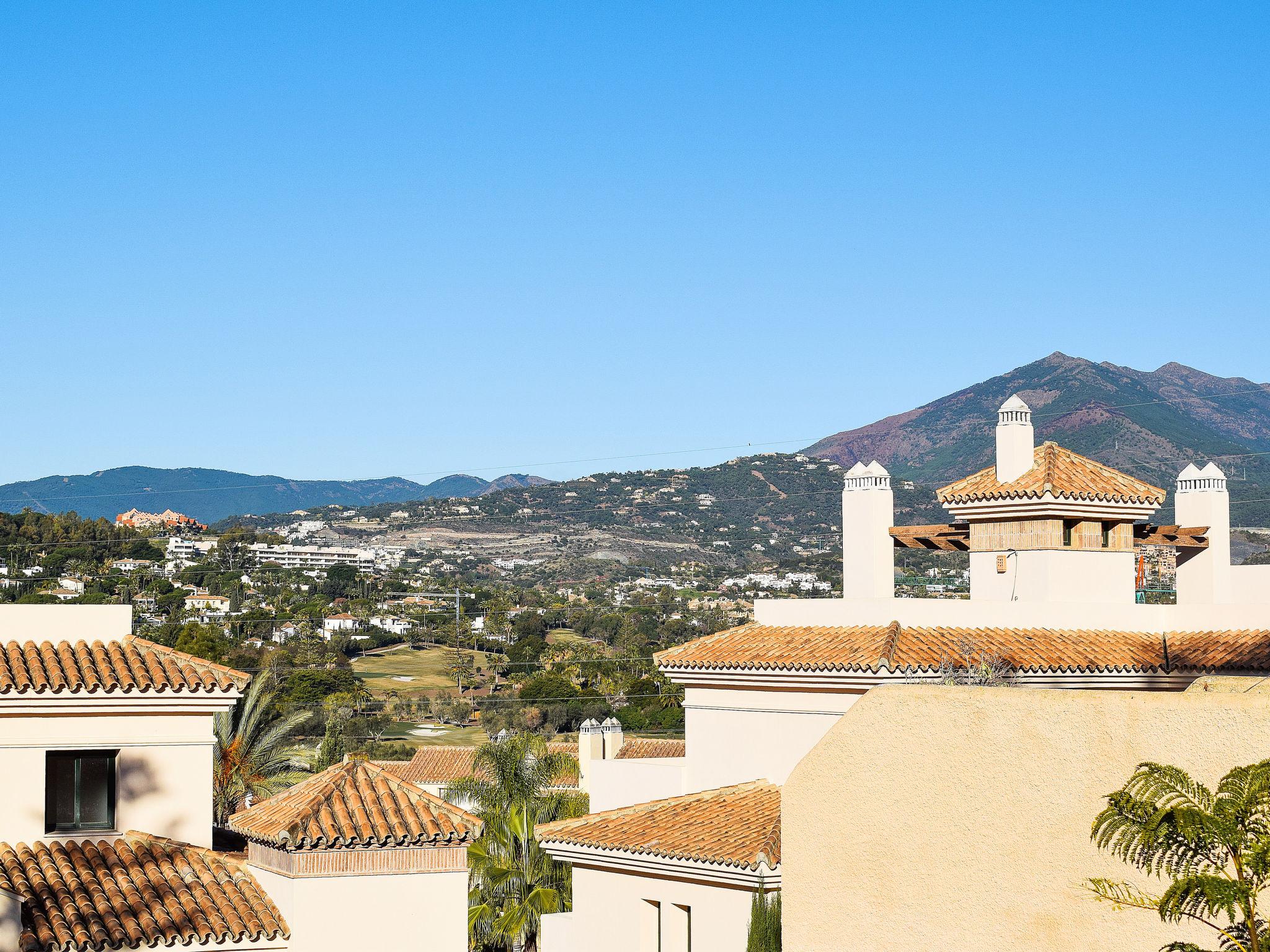 Foto 17 - Appartamento con 2 camere da letto a Marbella con piscina e vista mare