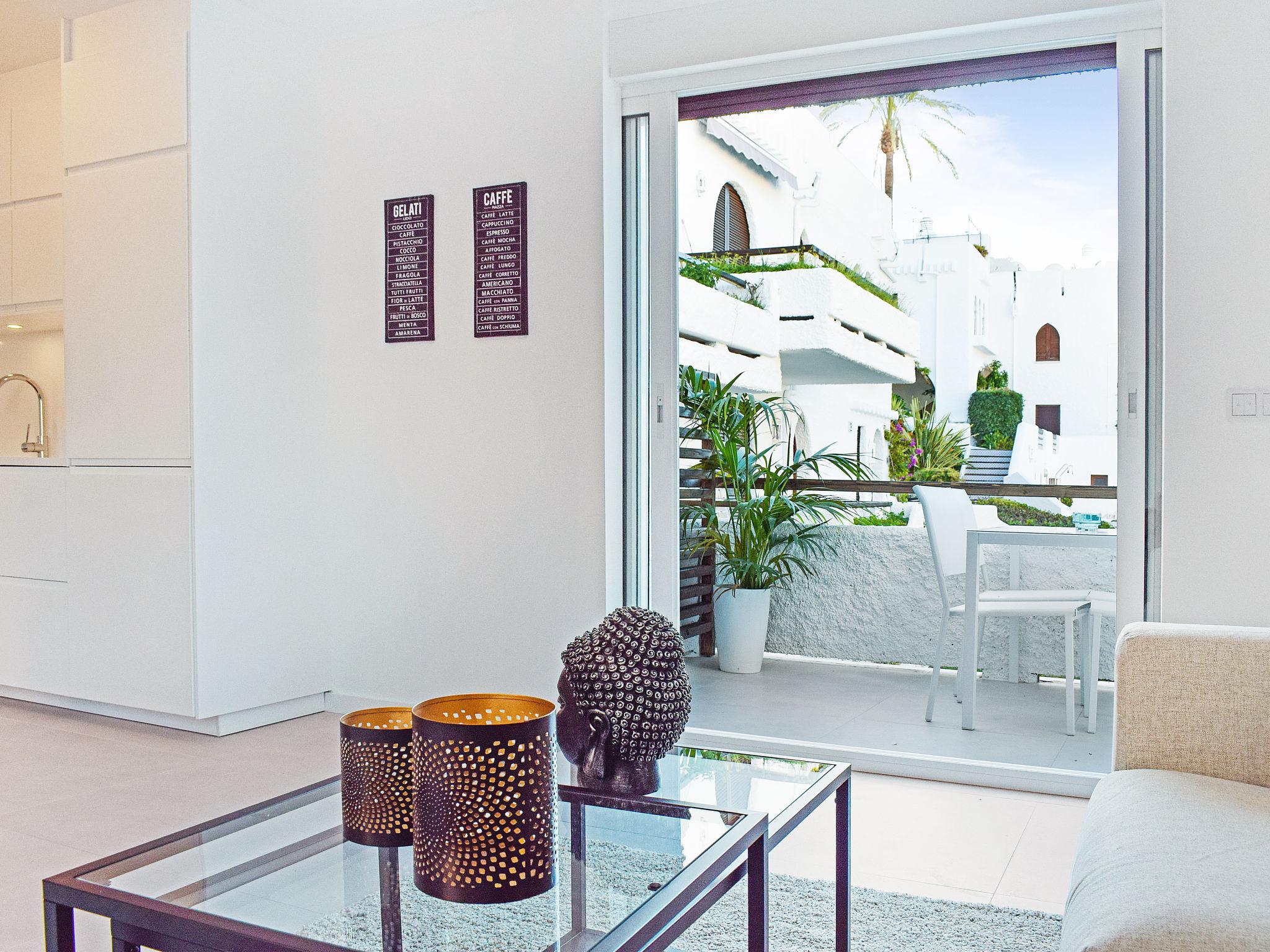 Foto 8 - Apartamento de 2 quartos em Marbella com piscina e vistas do mar