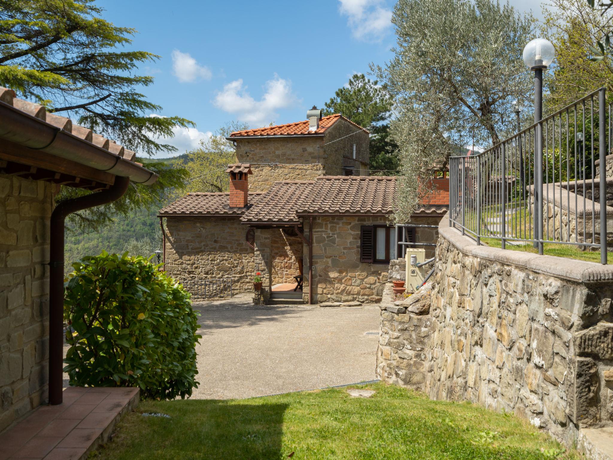 Foto 25 - Casa de 2 habitaciones en Loro Ciuffenna con piscina privada y jardín