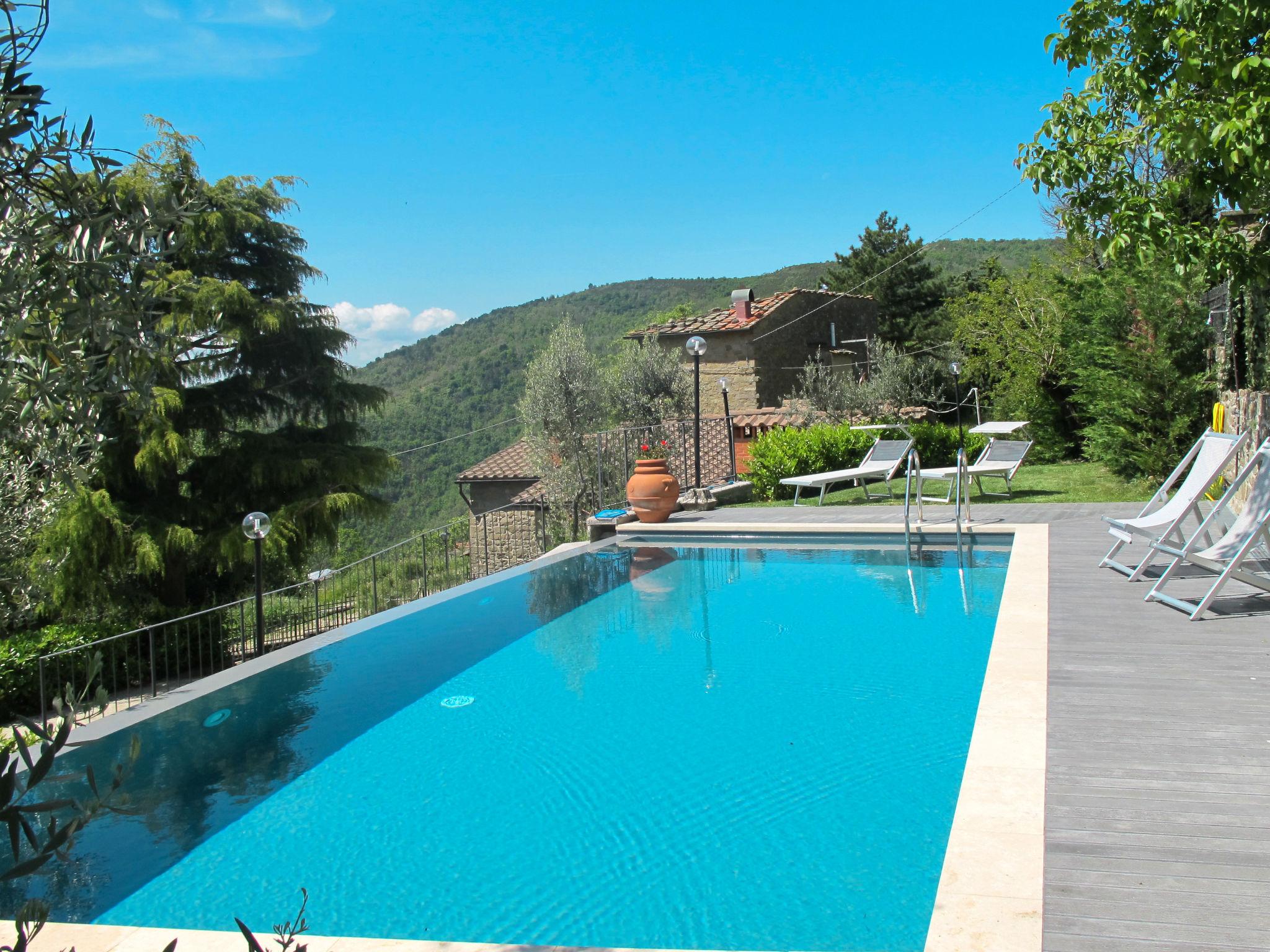Photo 29 - Maison de 2 chambres à Loro Ciuffenna avec piscine privée et jardin