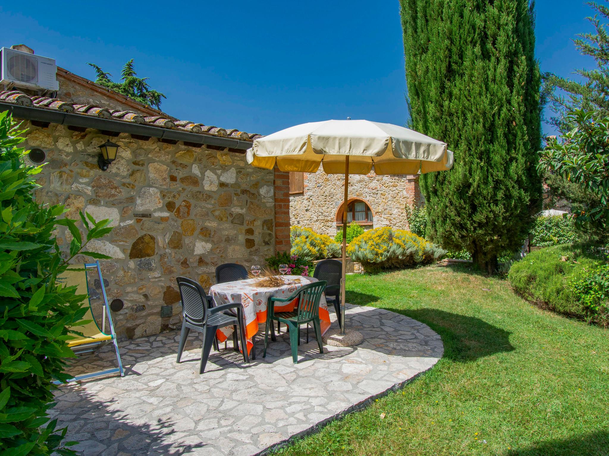 Photo 15 - Maison de 1 chambre à Gambassi Terme avec piscine et jardin