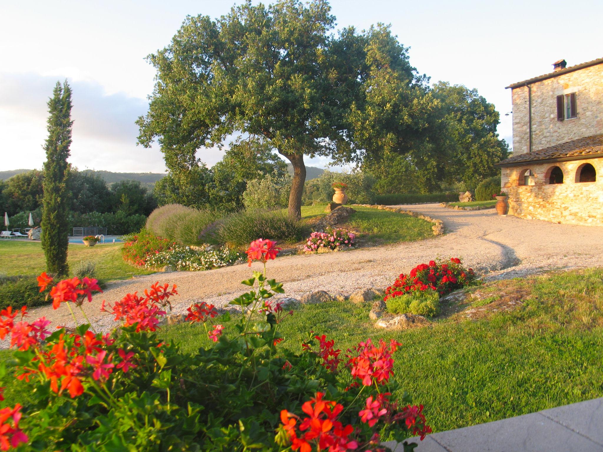 Foto 24 - Appartamento con 2 camere da letto a Gambassi Terme con piscina e giardino