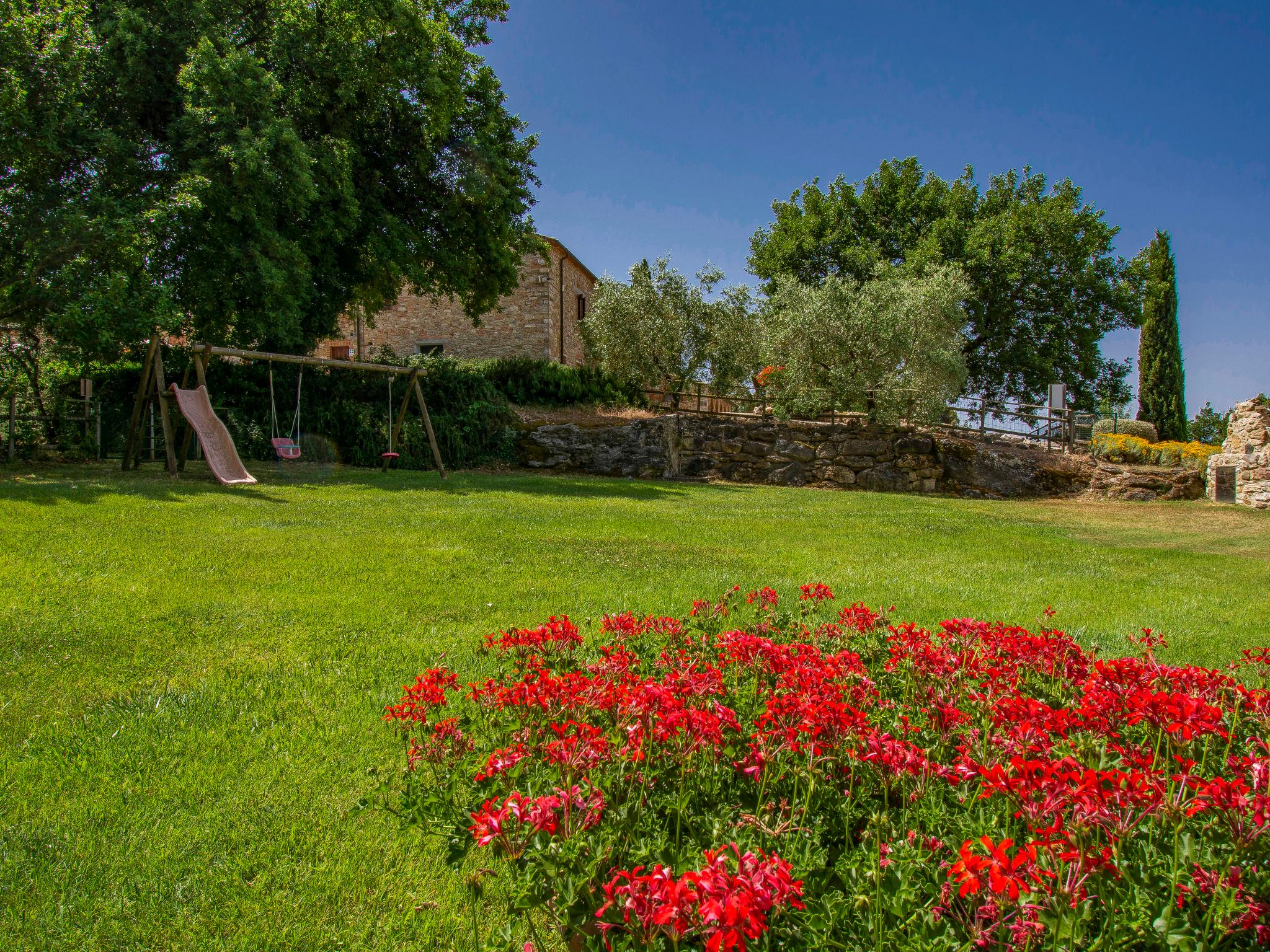 Photo 32 - Maison de 1 chambre à Gambassi Terme avec piscine et jardin