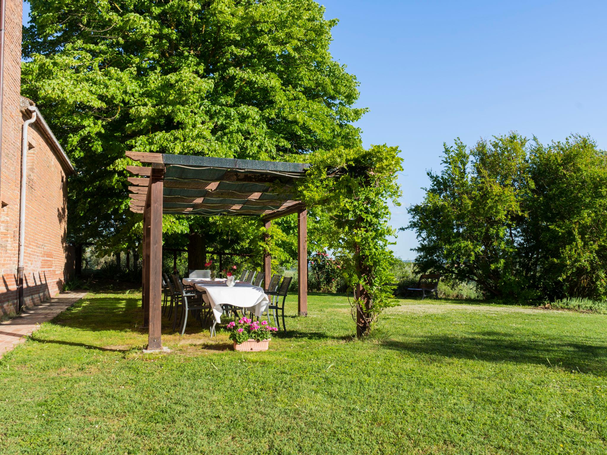 Foto 32 - Casa con 6 camere da letto a Castiglione del Lago con piscina e giardino