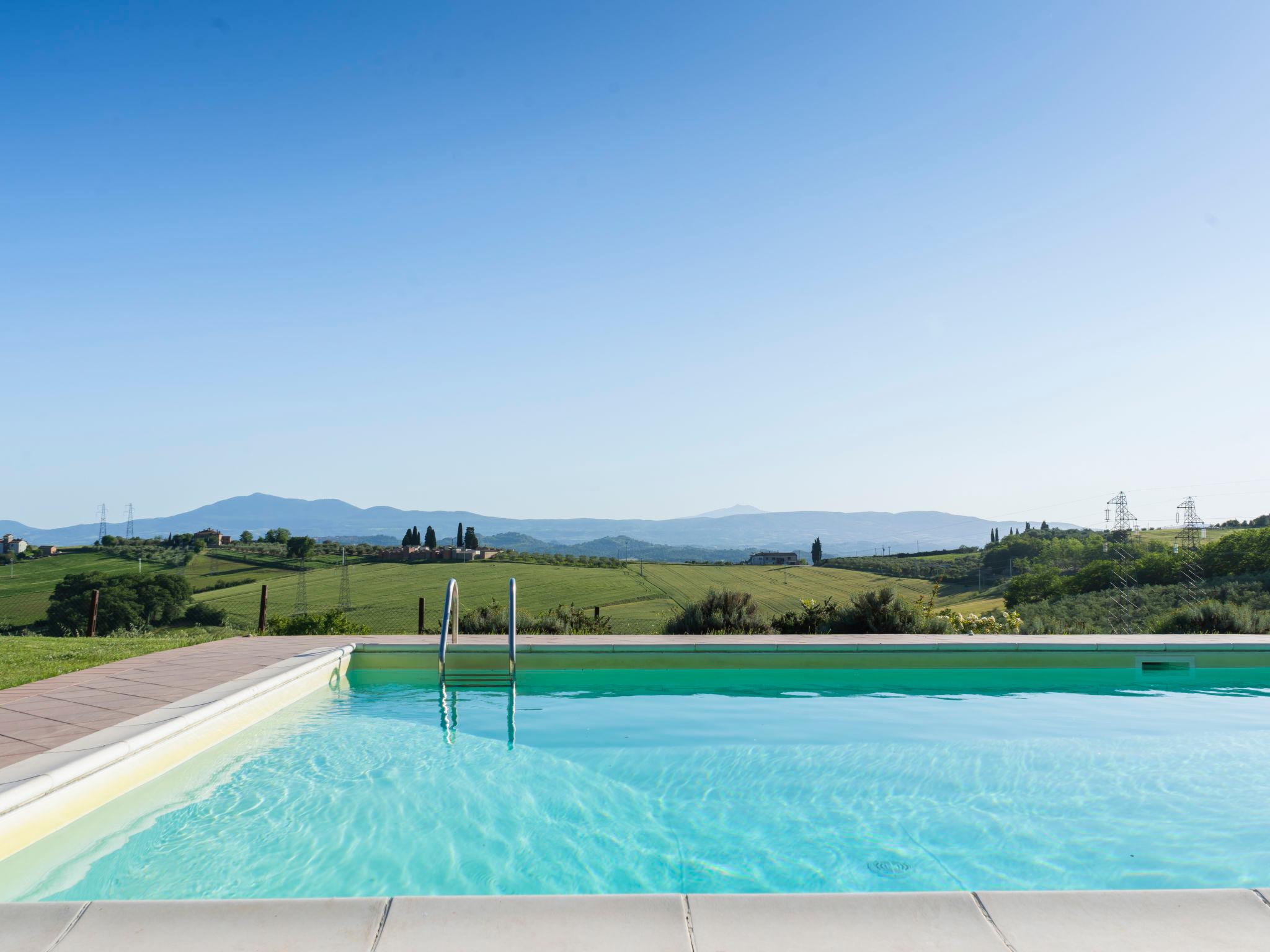 Foto 4 - Haus mit 2 Schlafzimmern in Castiglione del Lago mit schwimmbad und garten
