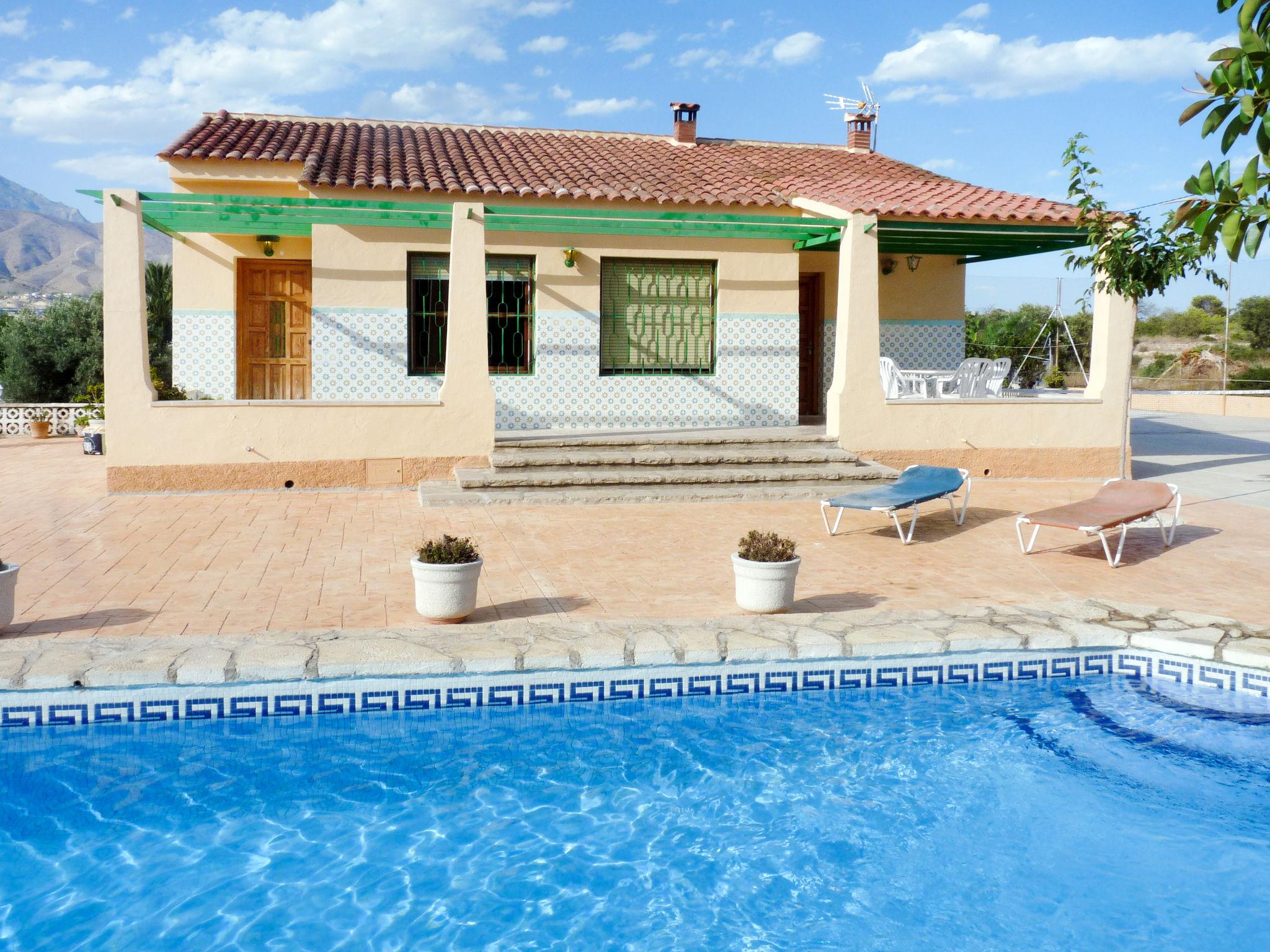 Foto 1 - Casa de 3 habitaciones en Villajoyosa con piscina privada y vistas al mar