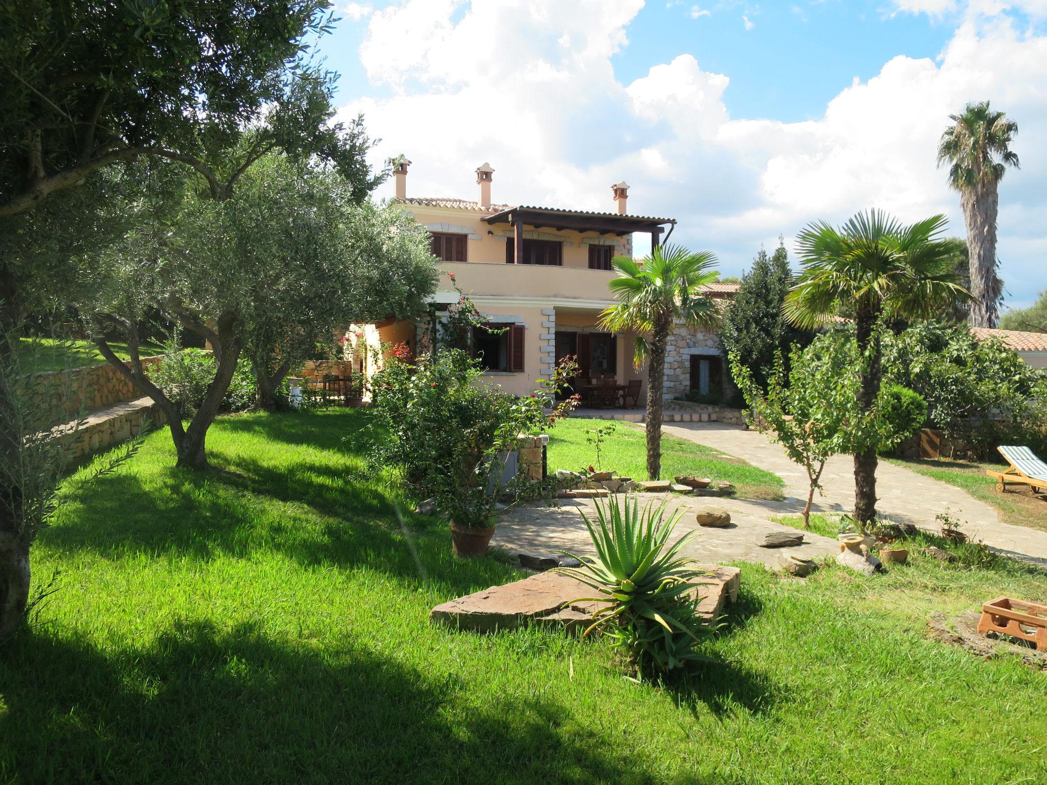 Foto 16 - Appartamento con 2 camere da letto a Budoni con piscina privata e giardino