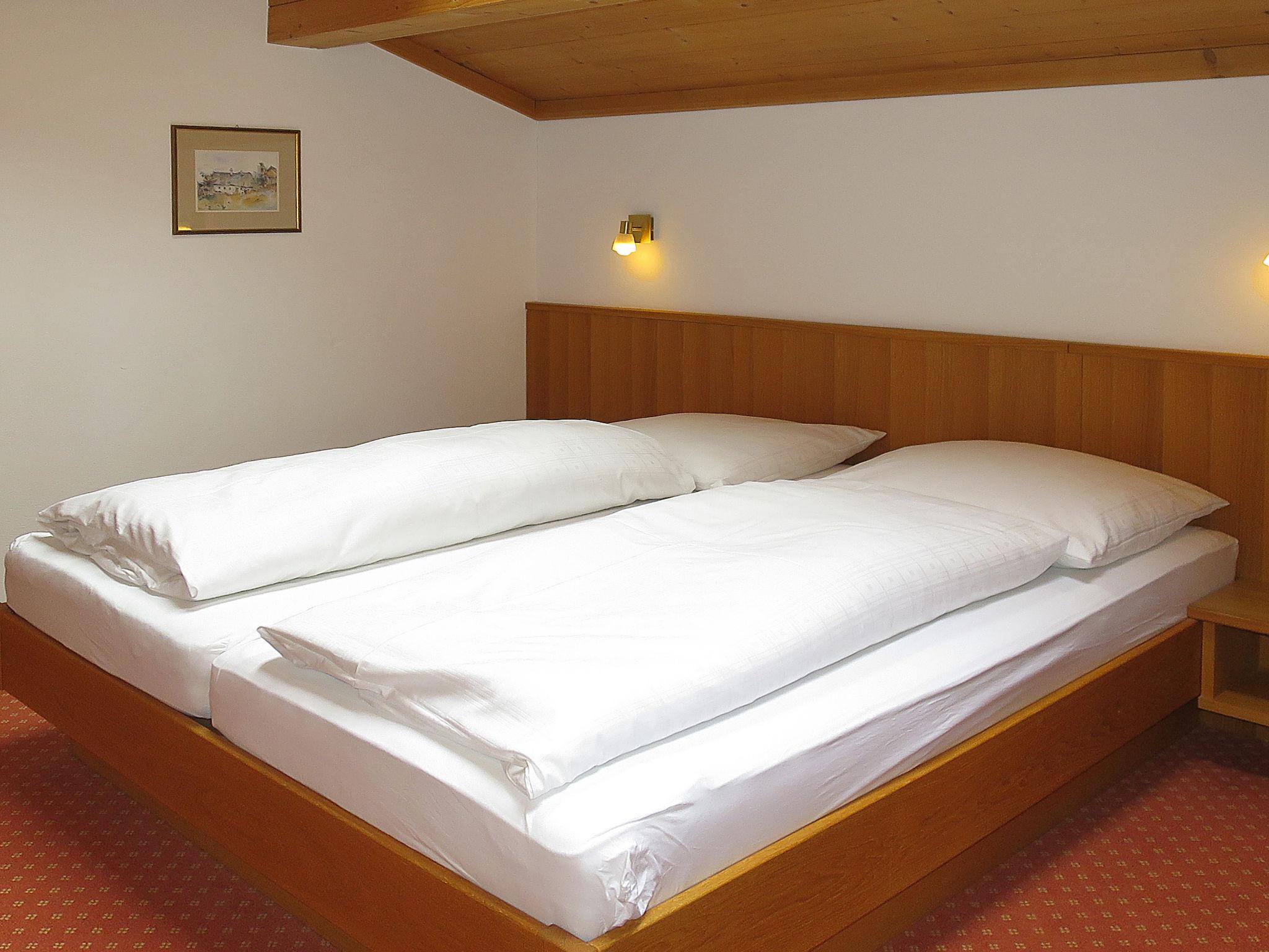 Foto 5 - Appartamento con 2 camere da letto a Sankt Anton am Arlberg con vista sulle montagne