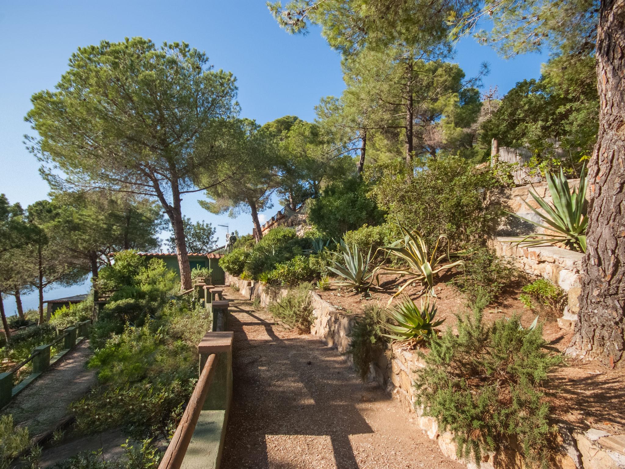 Photo 34 - Maison de 1 chambre à Capoliveri avec jardin et terrasse