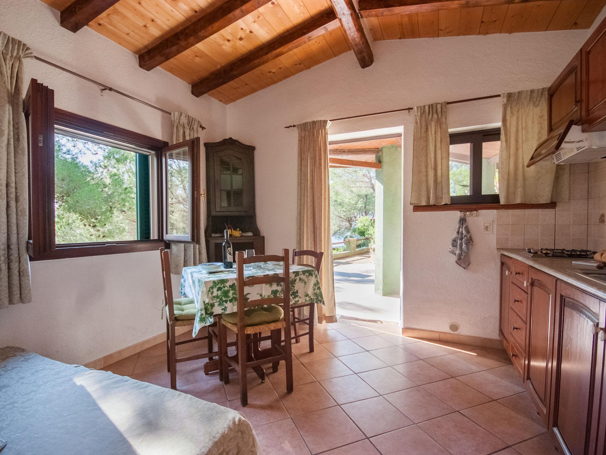 Photo 4 - Maison de 1 chambre à Capoliveri avec jardin et terrasse