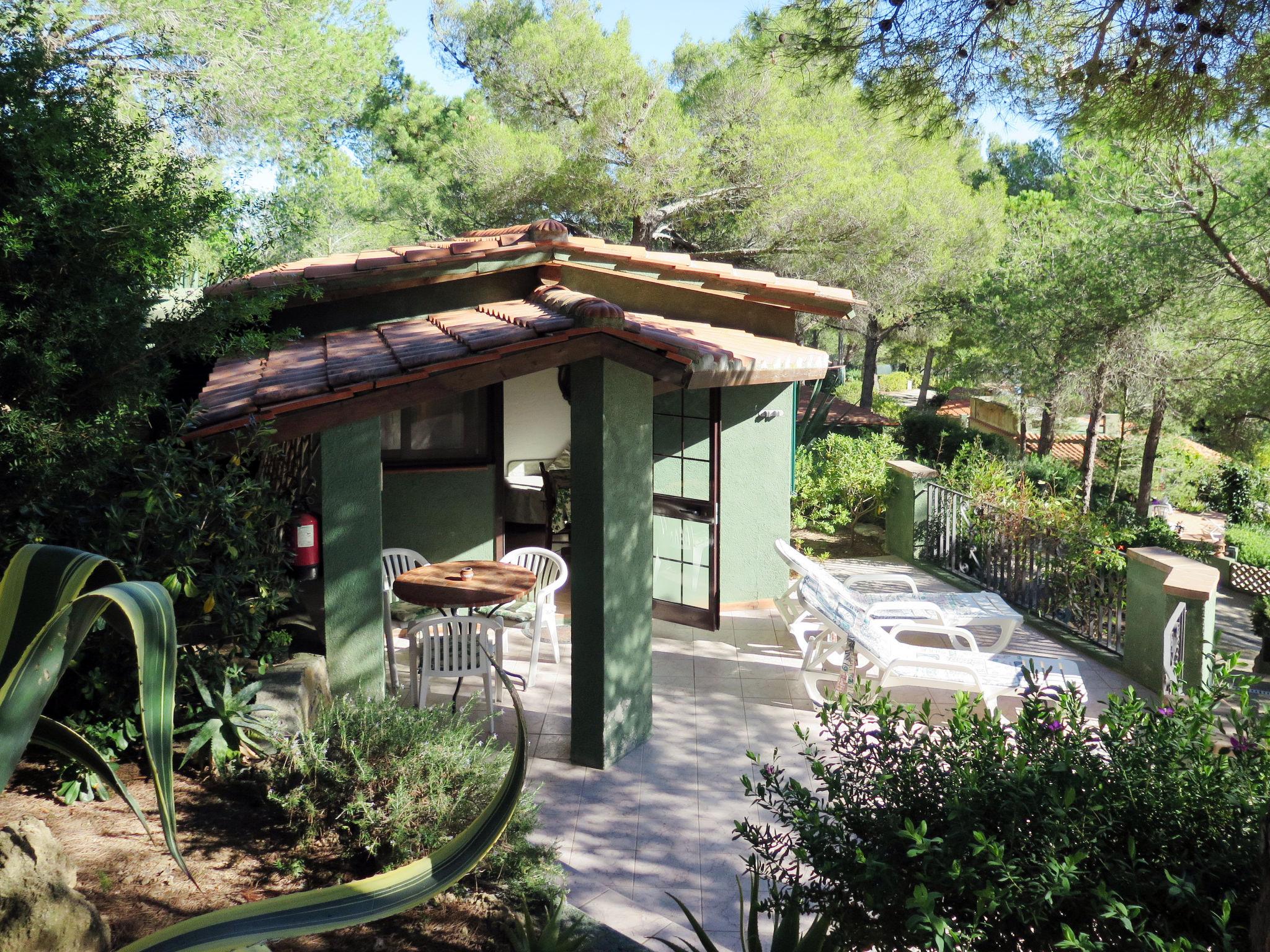 Photo 14 - Maison de 1 chambre à Capoliveri avec jardin et terrasse