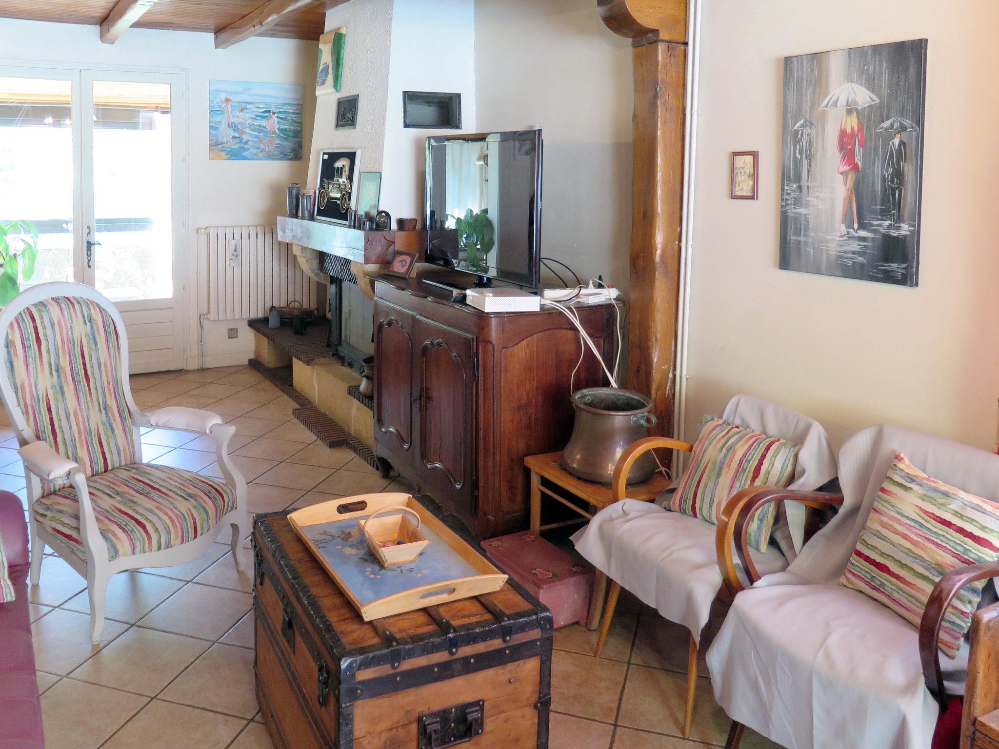 Photo 7 - 2 bedroom House in Lamagdelaine with private pool and garden