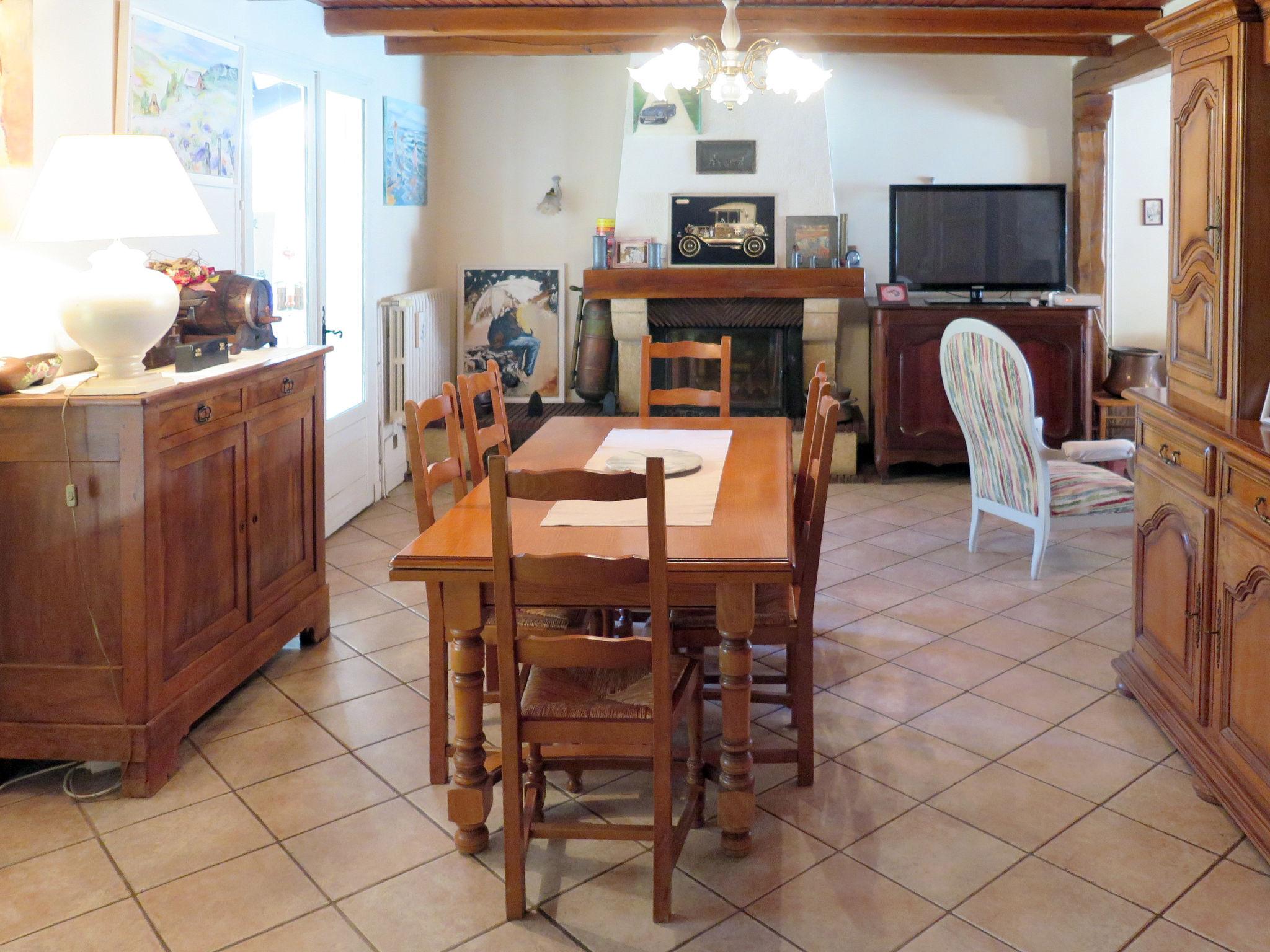 Photo 9 - 2 bedroom House in Lamagdelaine with private pool and terrace