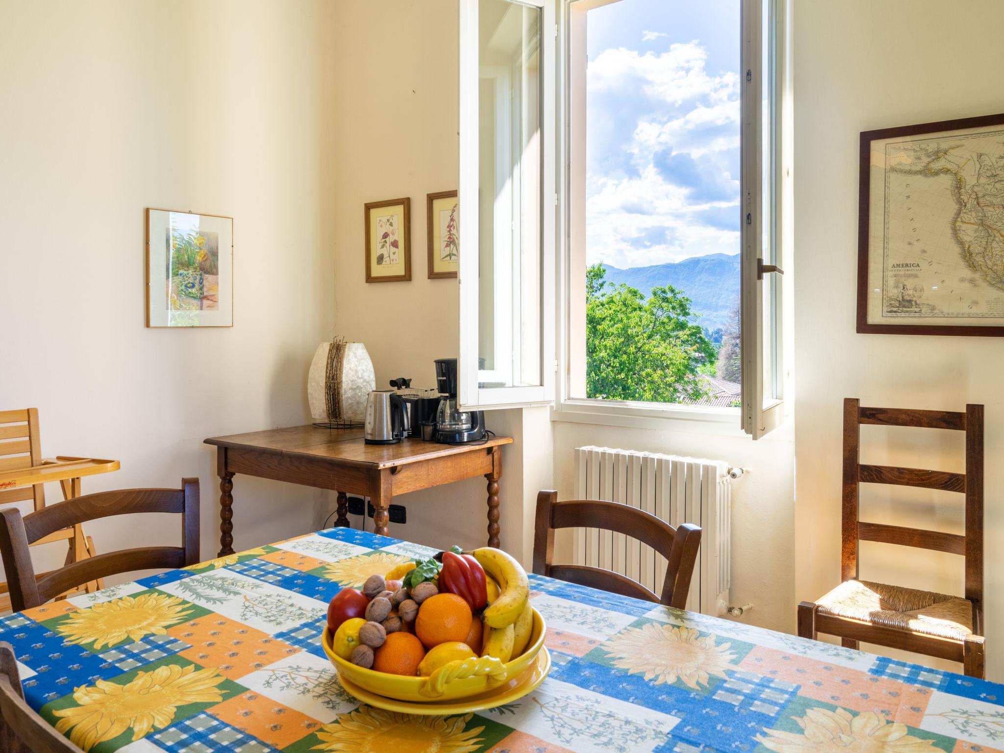 Photo 8 - Appartement de 3 chambres à Castelveccana avec jardin et vues sur la montagne