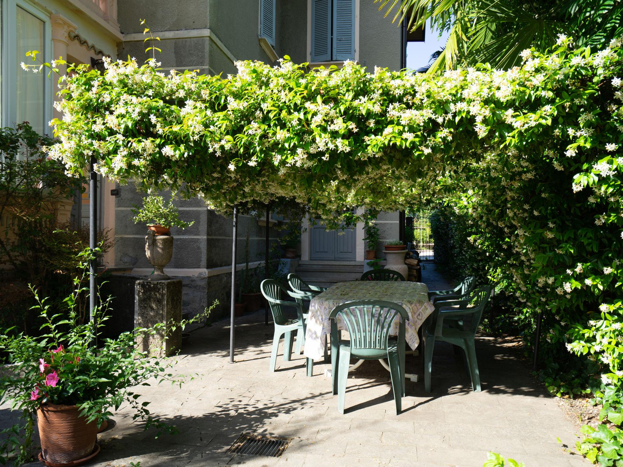 Photo 20 - Appartement de 3 chambres à Castelveccana avec jardin et vues sur la montagne