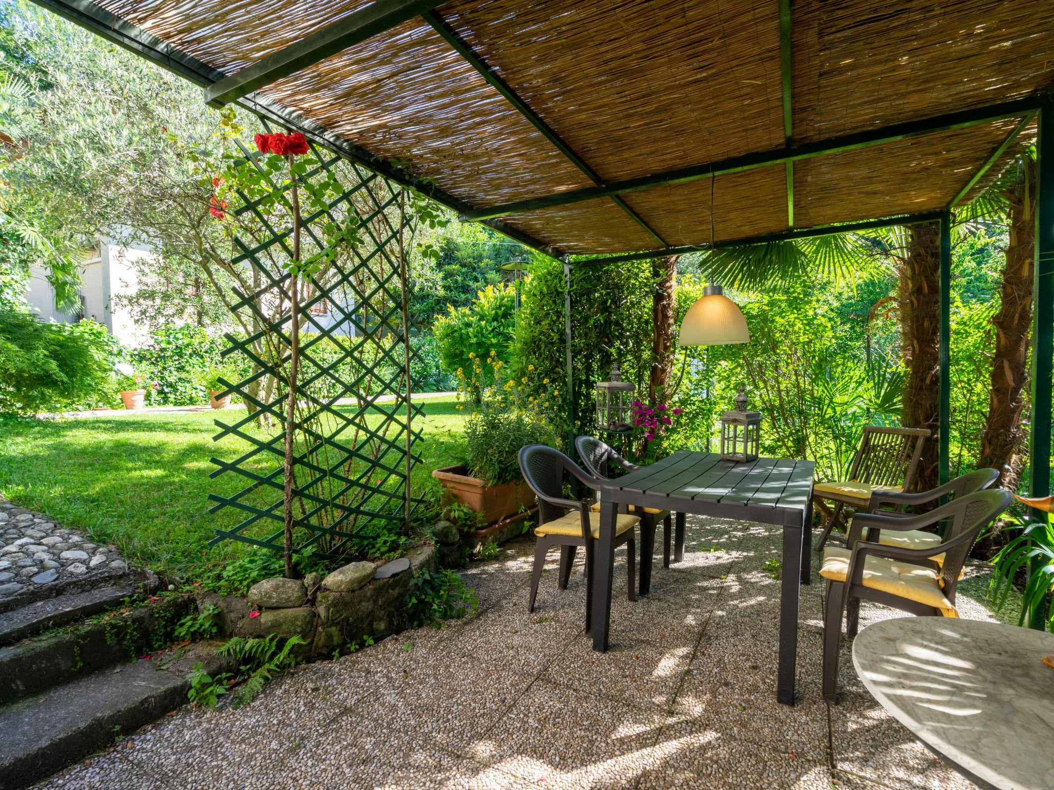 Photo 4 - Appartement de 3 chambres à Castelveccana avec jardin et vues sur la montagne