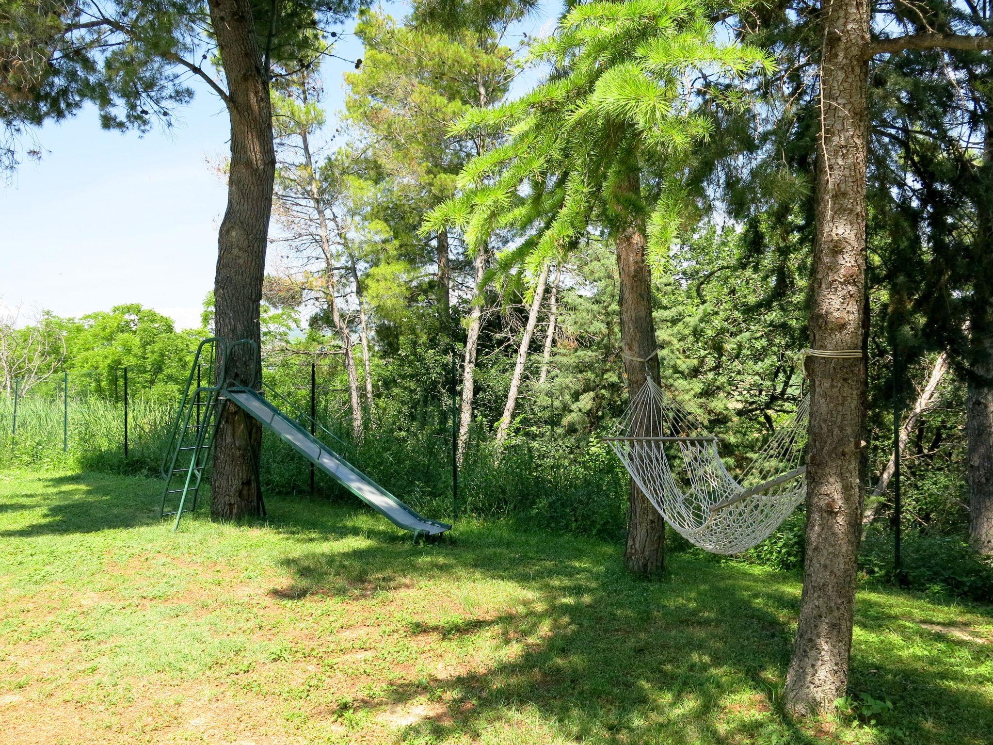 Foto 14 - Casa de 5 quartos em Penne com piscina privada e vista para a montanha