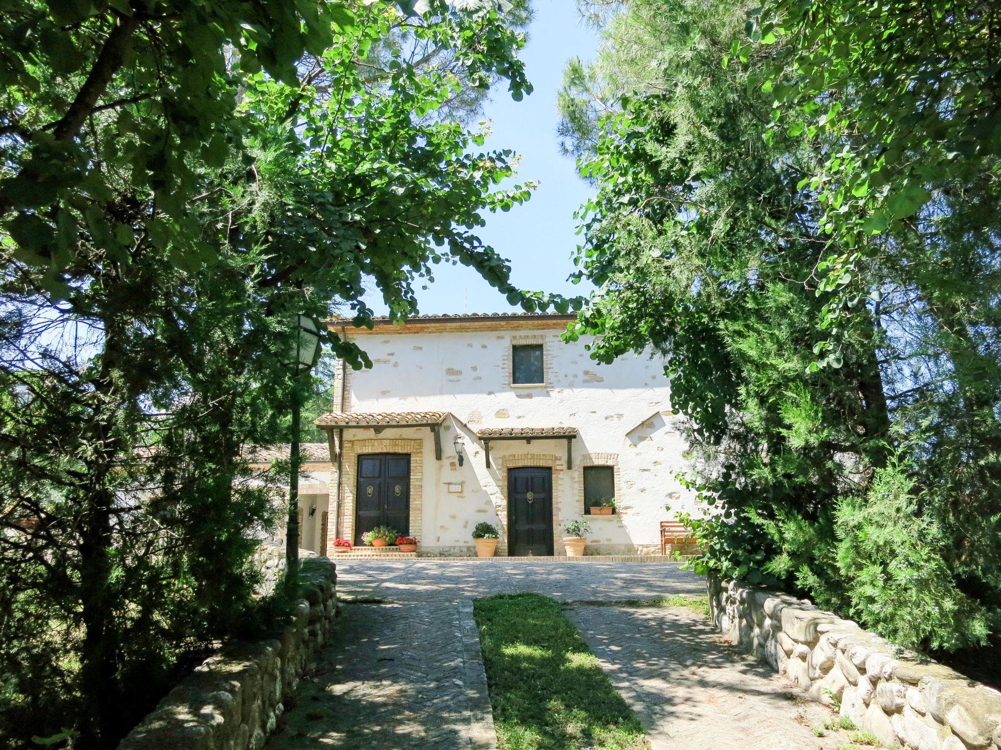 Photo 13 - Maison de 5 chambres à Penne avec piscine privée et vues sur la montagne