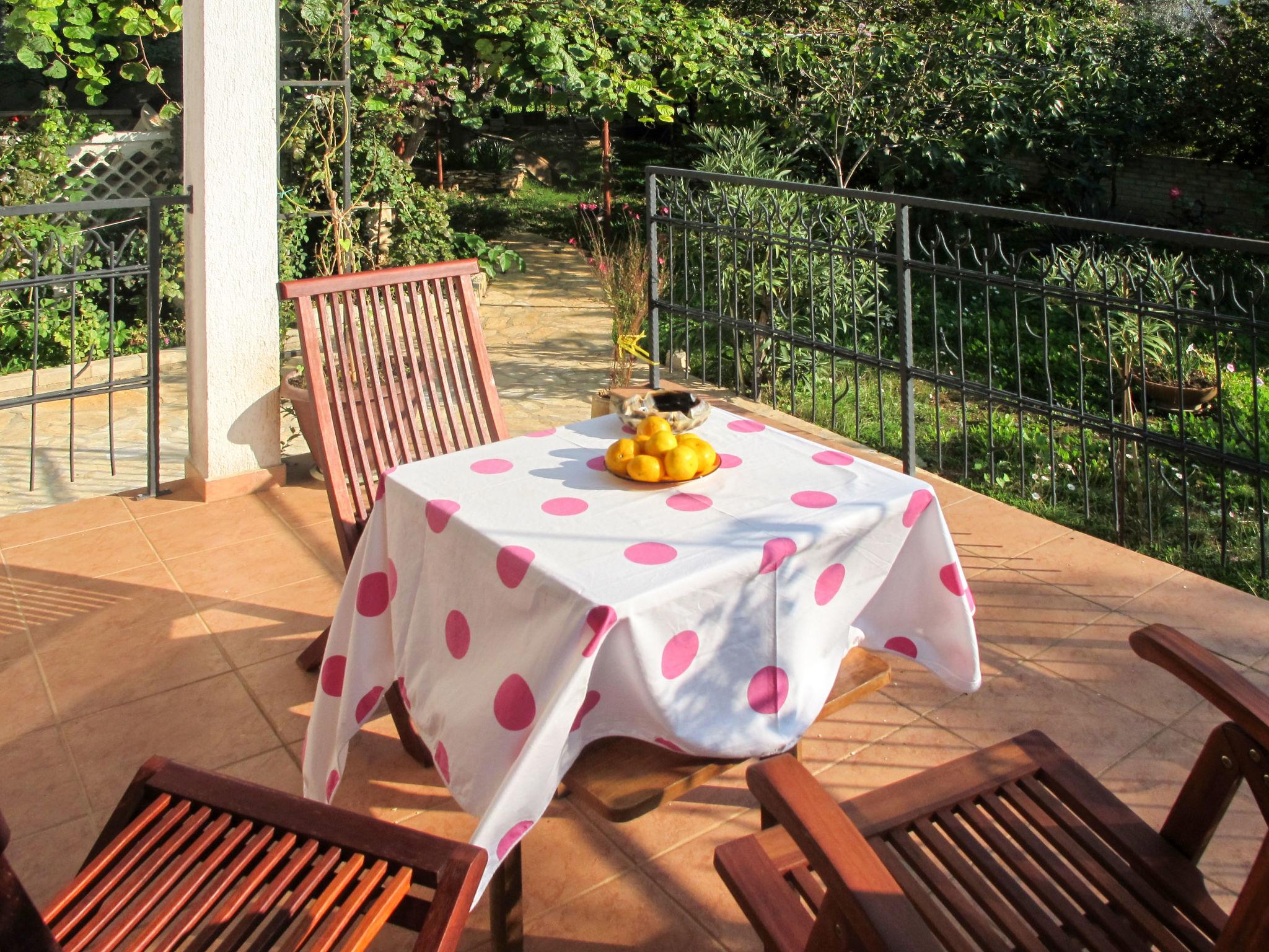 Photo 2 - Maison de 3 chambres à Vodnjan avec terrasse et vues à la mer