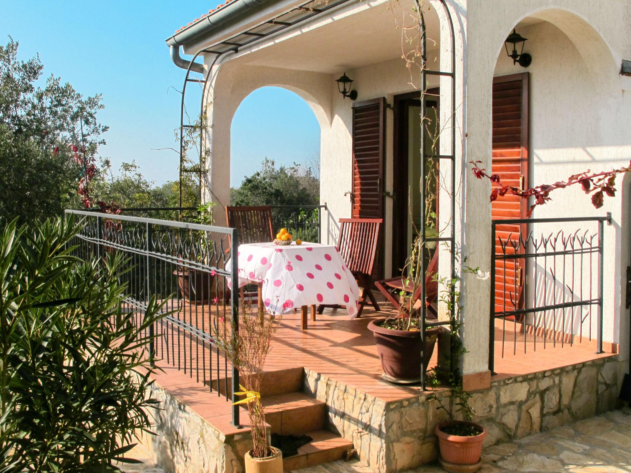 Photo 6 - Maison de 3 chambres à Vodnjan avec terrasse et vues à la mer