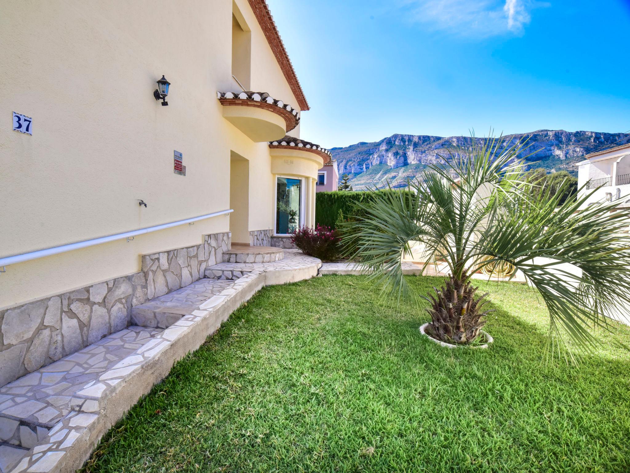 Foto 33 - Casa con 4 camere da letto a Dénia con piscina privata e vista mare