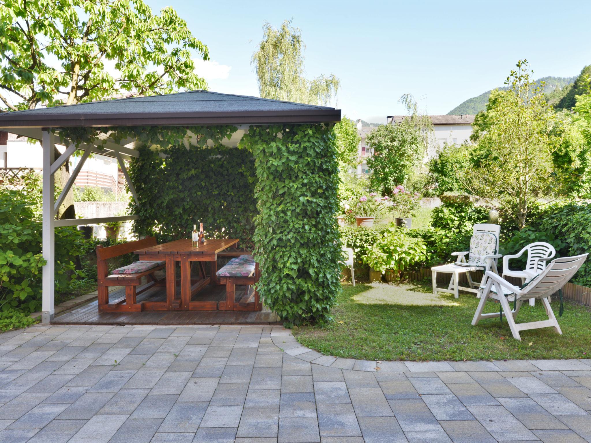 Photo 1 - Appartement de 2 chambres à Caldonazzo avec jardin et terrasse