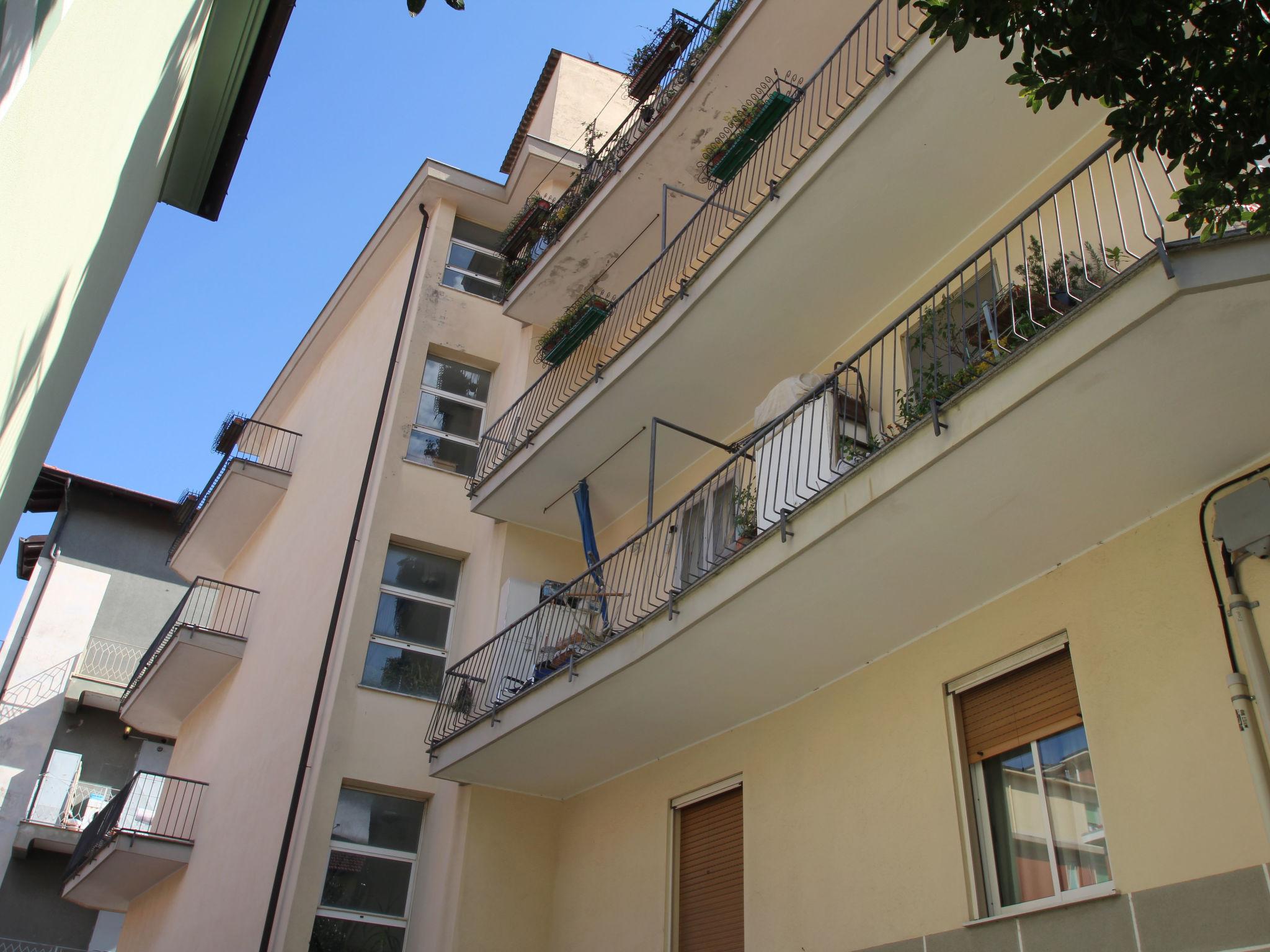 Foto 4 - Apartment mit 2 Schlafzimmern in Alassio