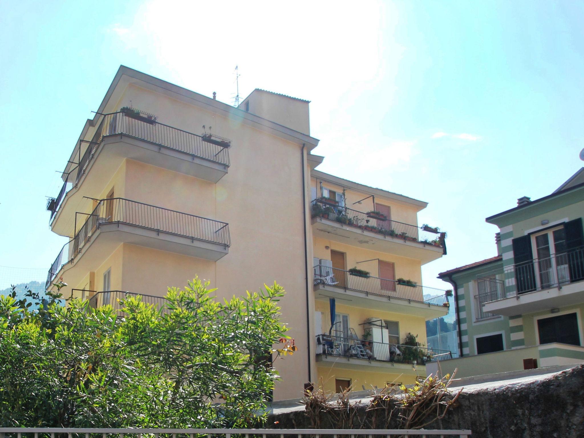 Foto 3 - Apartamento de 2 habitaciones en Alassio con vistas al mar