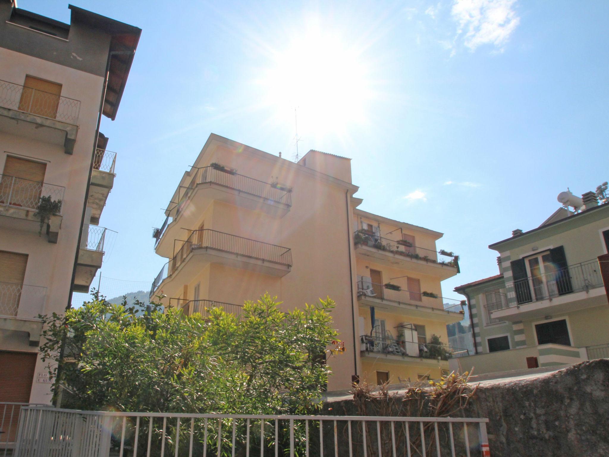 Foto 1 - Apartamento de 2 habitaciones en Alassio con vistas al mar