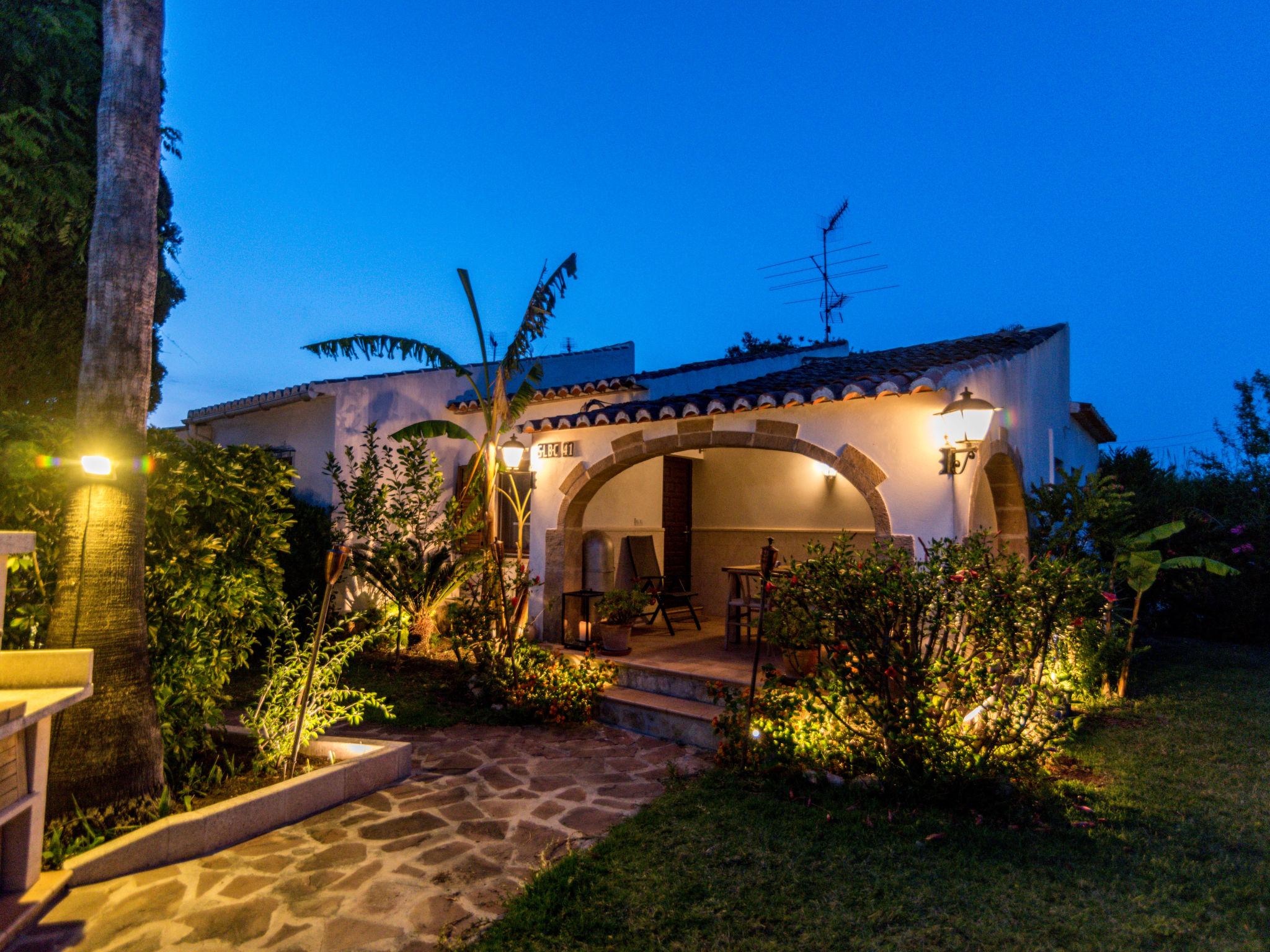 Photo 1 - Maison de 2 chambres à Jávea avec jardin et vues à la mer