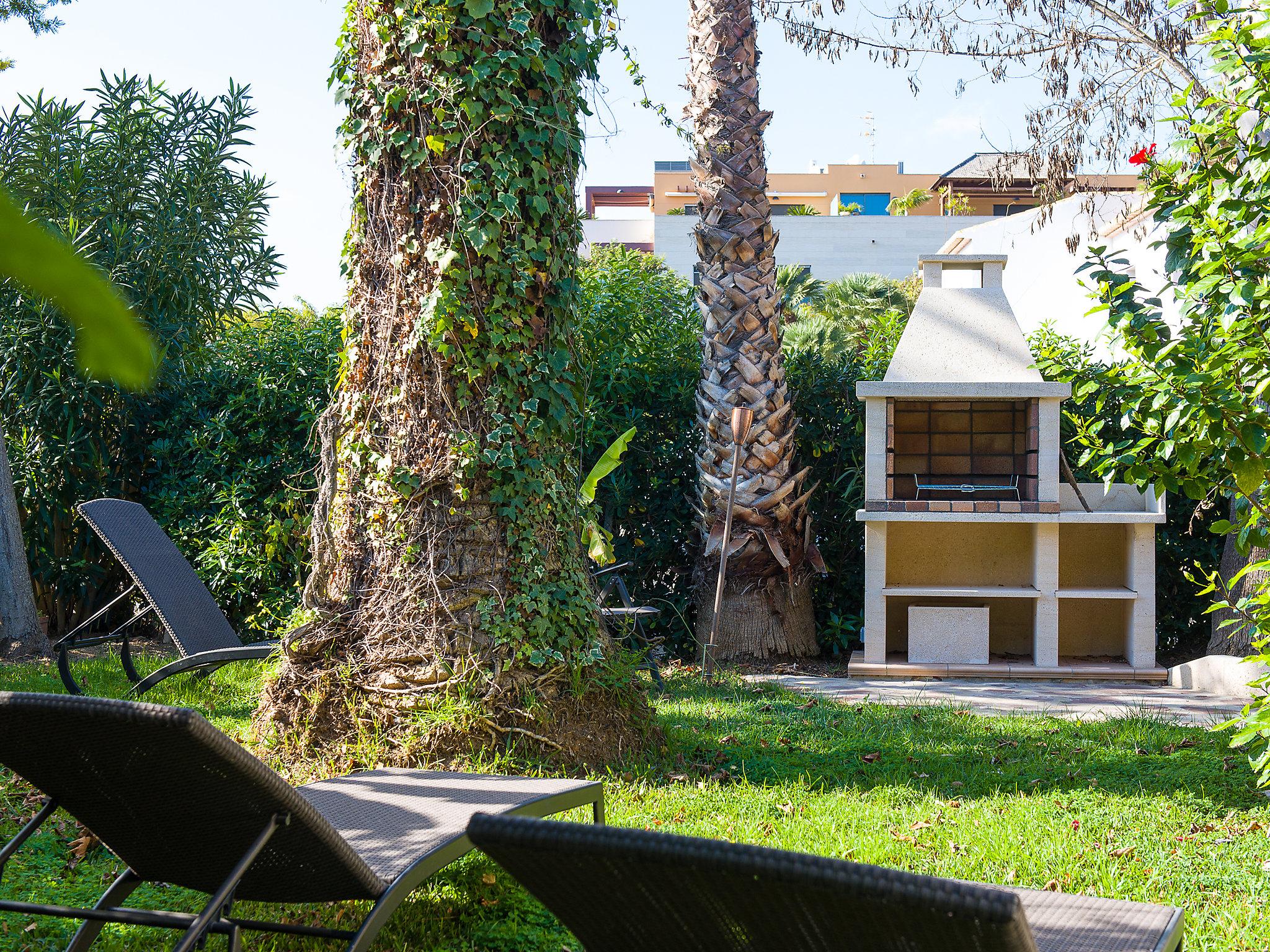 Photo 3 - Maison de 2 chambres à Jávea avec jardin et vues à la mer