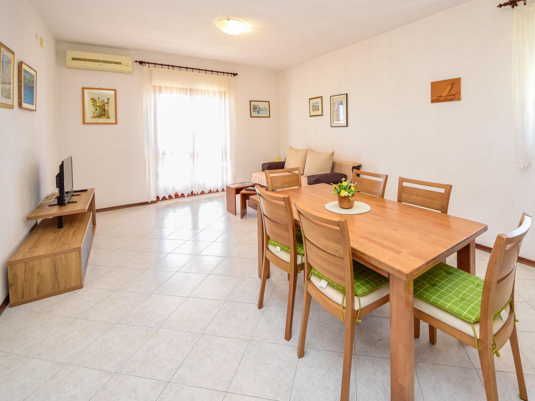 Photo 5 - 3 bedroom Apartment in Okrug with terrace