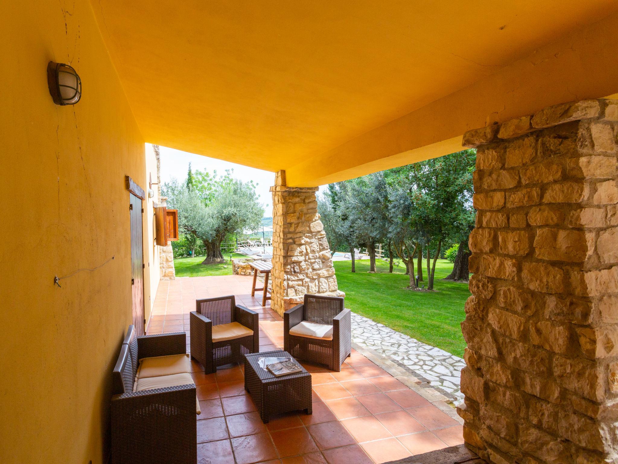 Photo 14 - 2 bedroom House in Casalbordino with swimming pool and garden