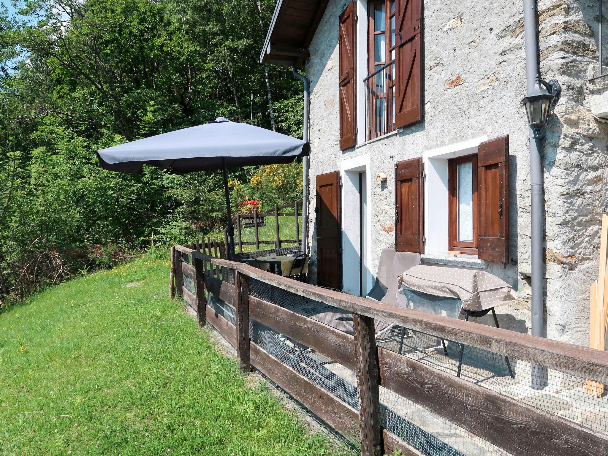 Photo 15 - Appartement en Peglio avec jardin et terrasse