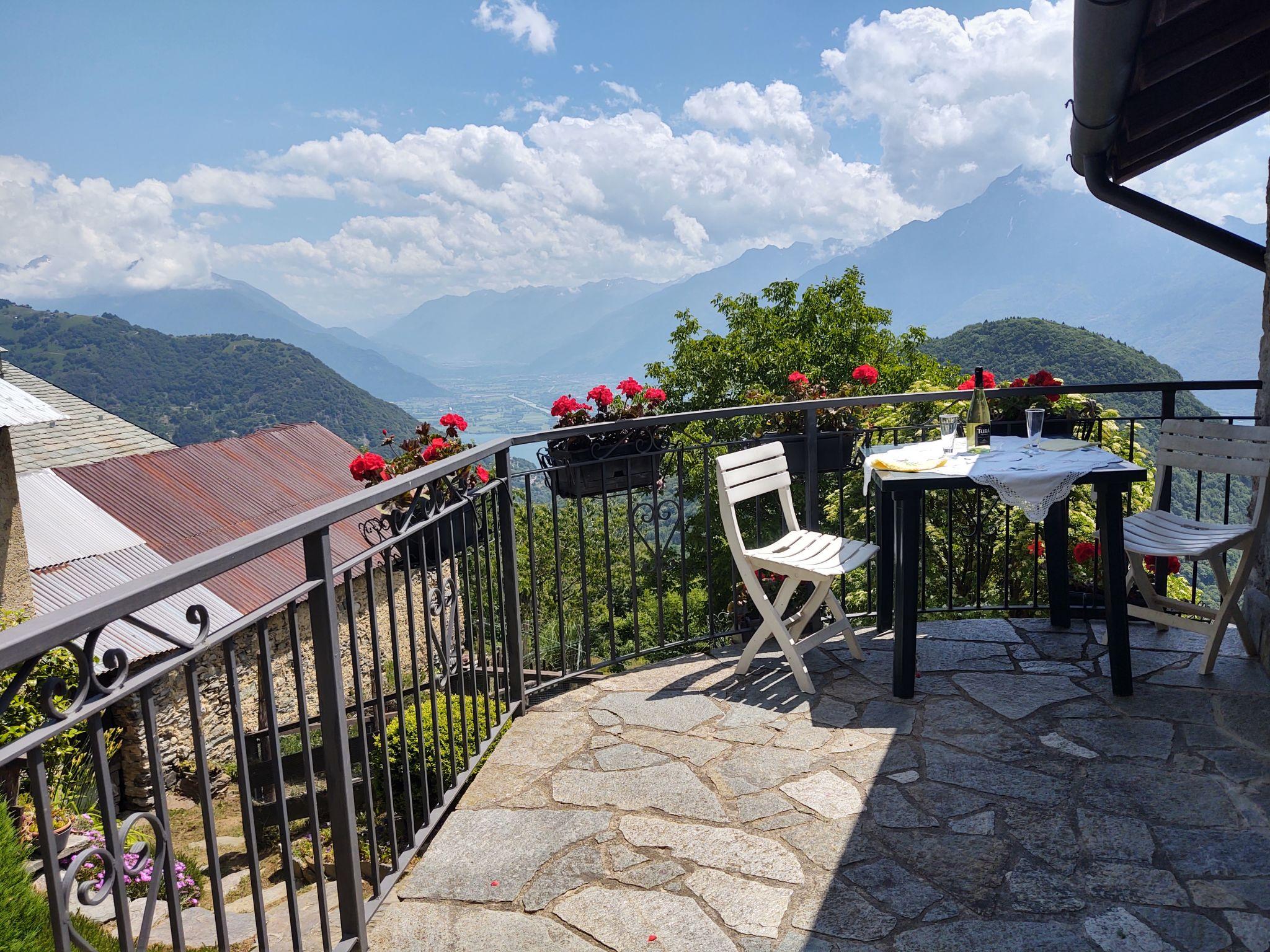 Foto 11 - Appartamento con 1 camera da letto a Peglio con giardino e terrazza