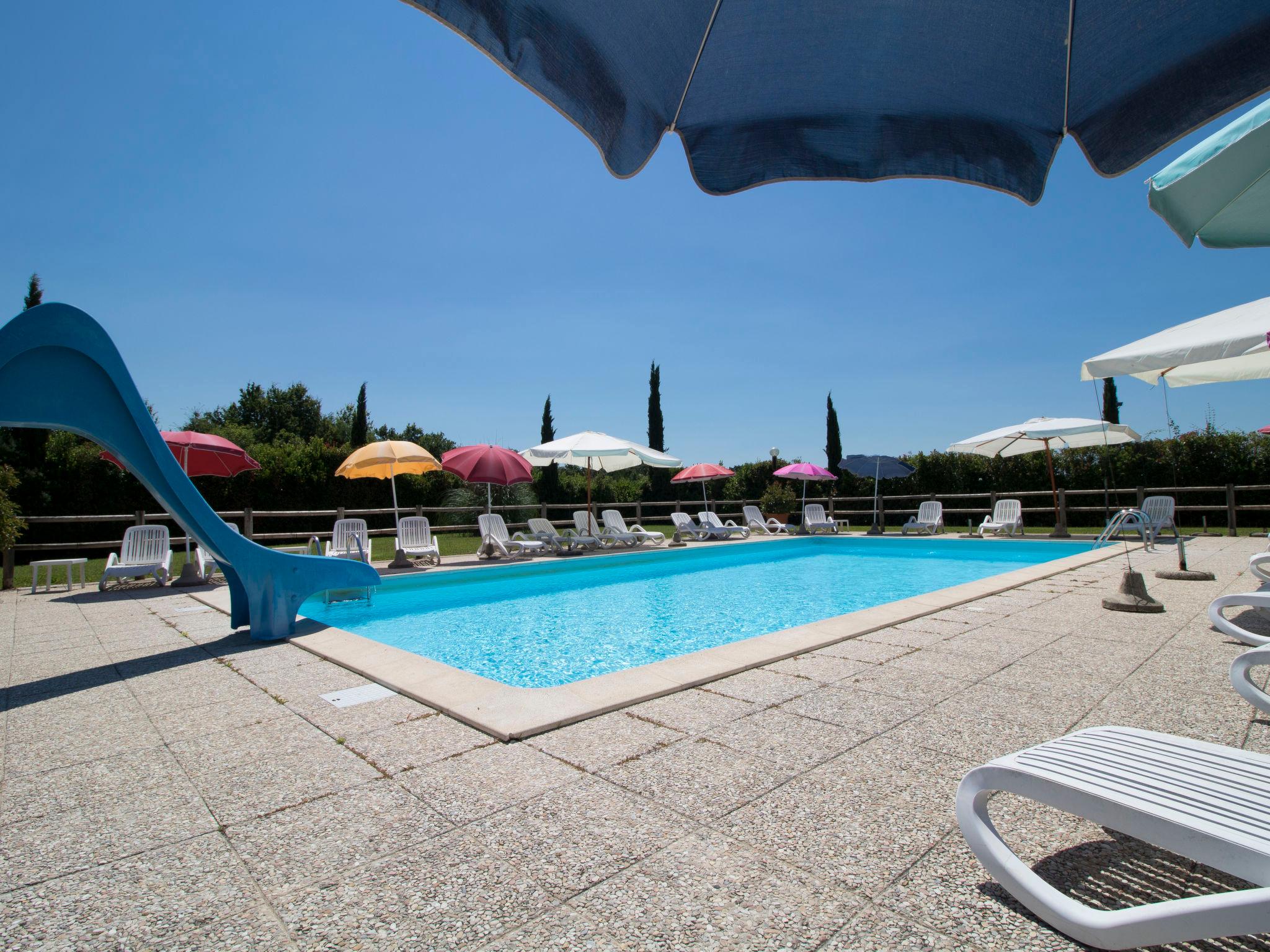 Photo 23 - 2 bedroom Apartment in Castelfranco di Sotto with swimming pool and garden