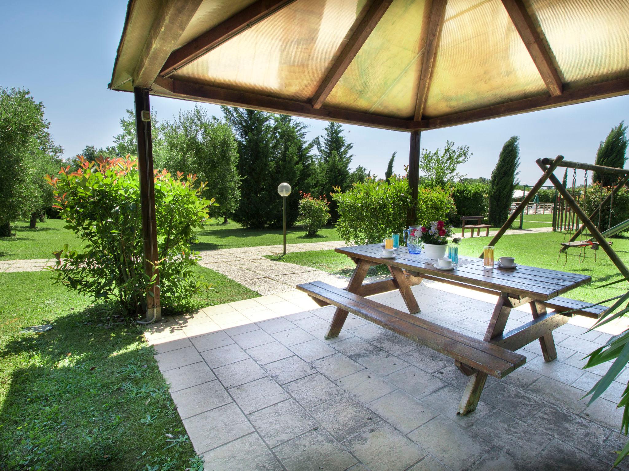 Foto 20 - Appartamento con 2 camere da letto a Castelfranco di Sotto con piscina e giardino