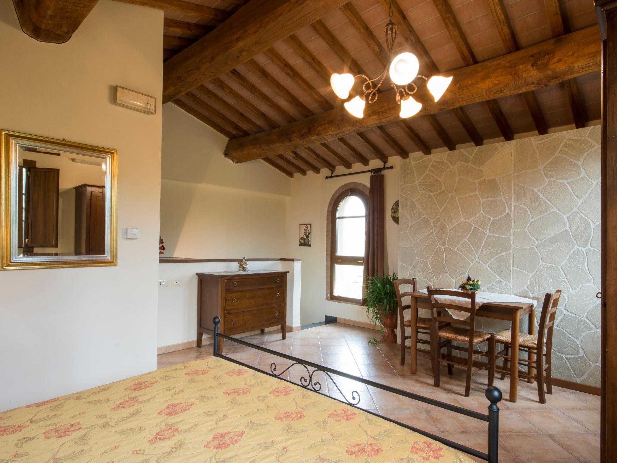 Photo 11 - 2 bedroom Apartment in Castelfranco di Sotto with swimming pool and garden