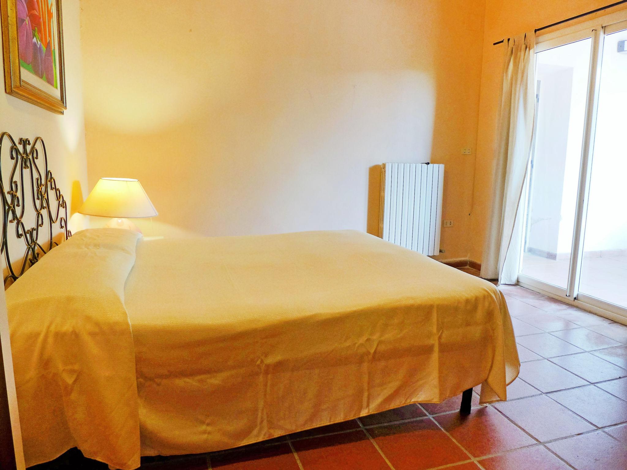 Foto 14 - Casa con 4 camere da letto a Città Sant'Angelo con piscina e vista mare