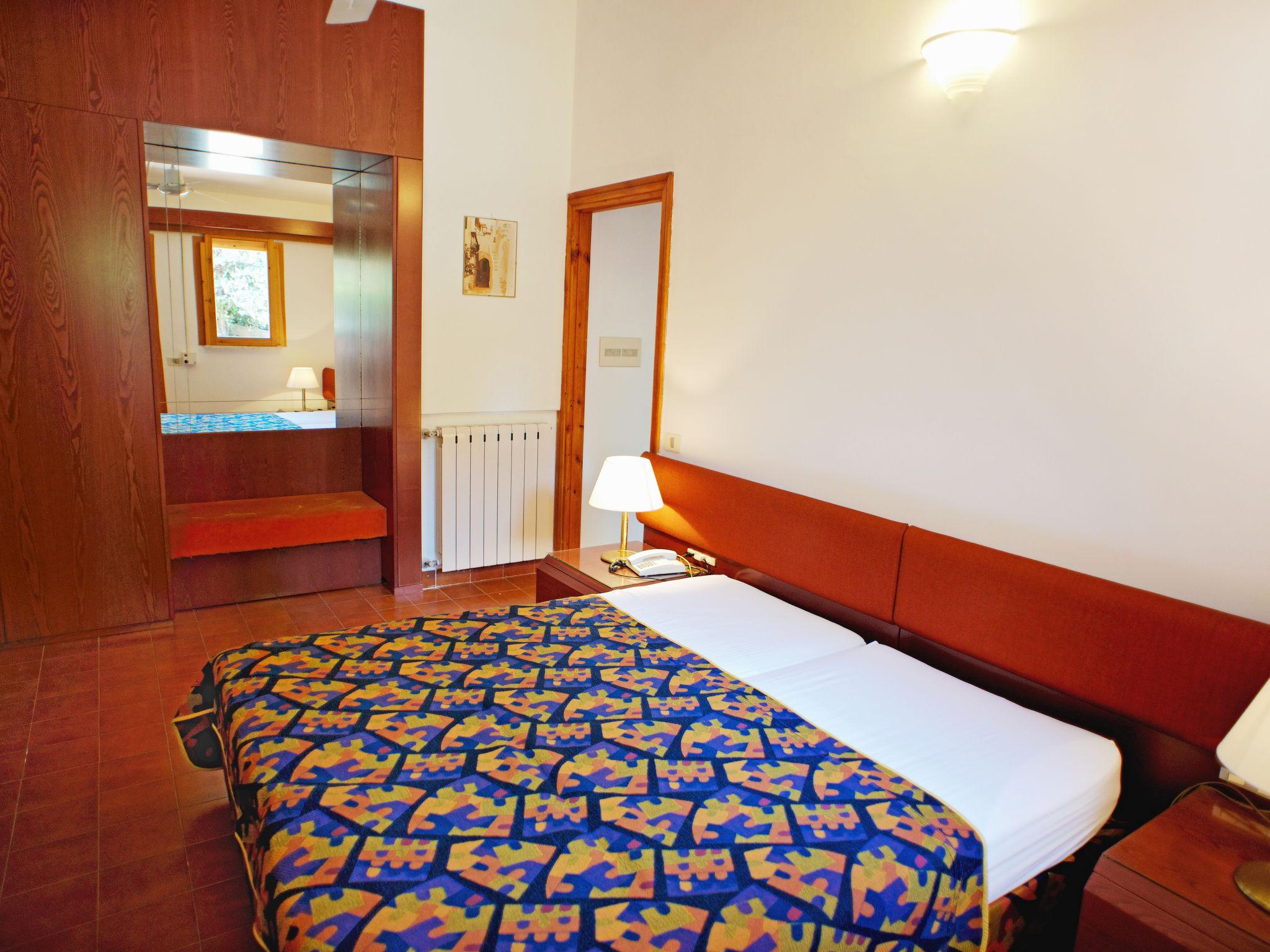 Foto 9 - Appartamento con 1 camera da letto a Sperlonga con piscina e vista mare