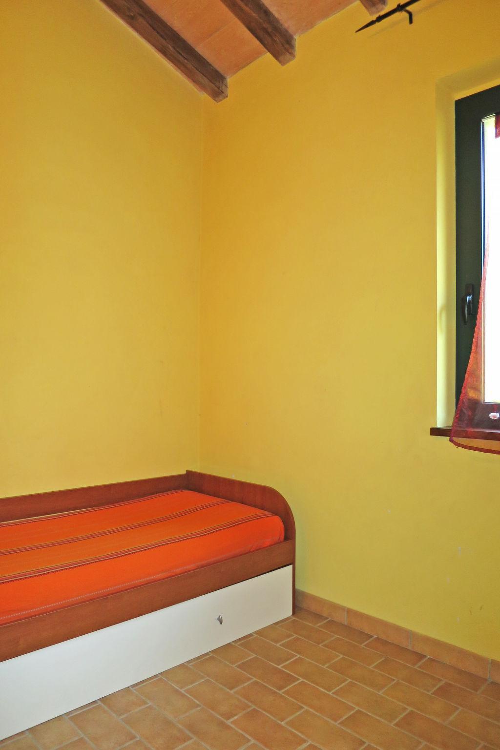 Foto 9 - Haus mit 2 Schlafzimmern in Montefiascone mit garten und terrasse